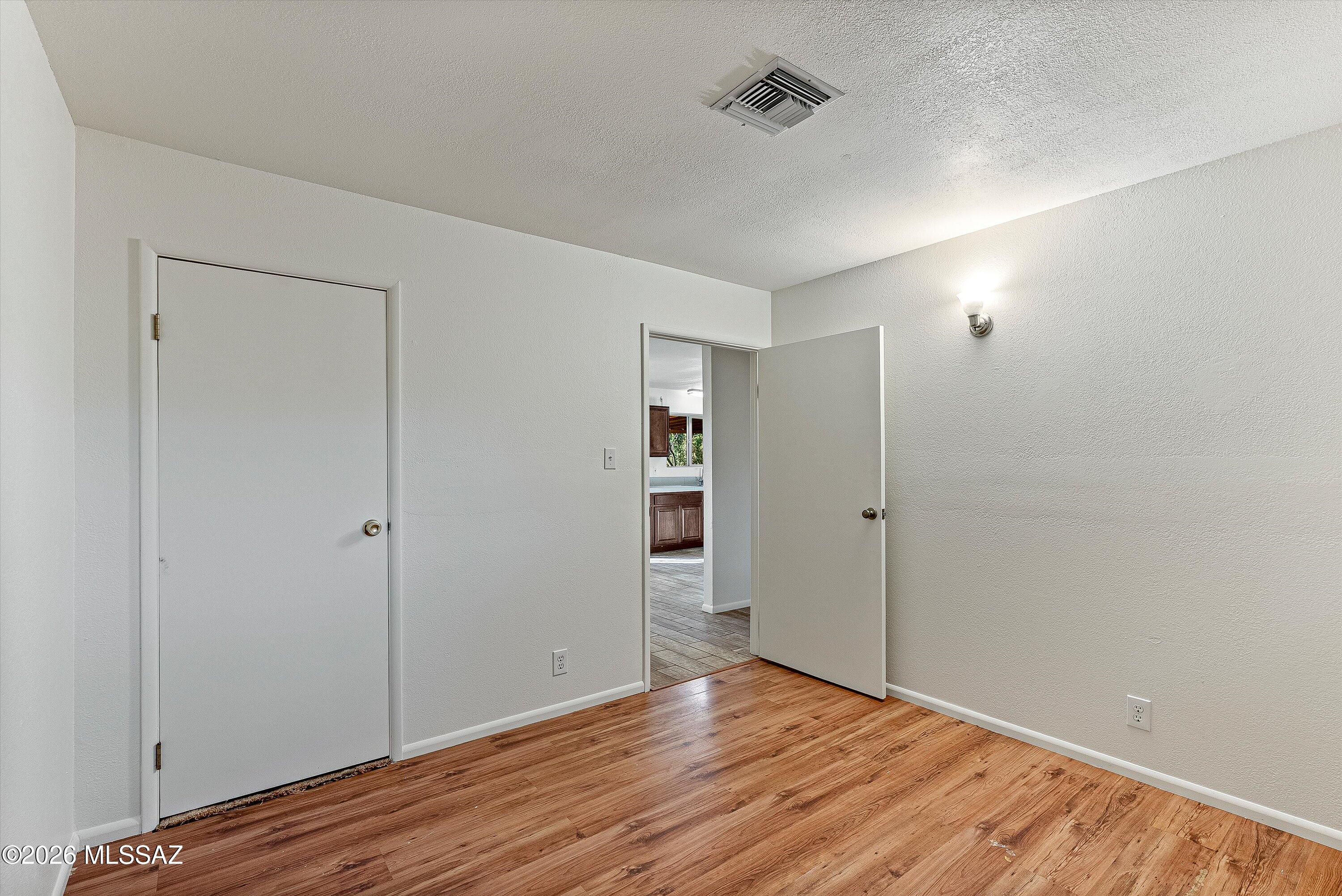 820 W Linda Vista Road