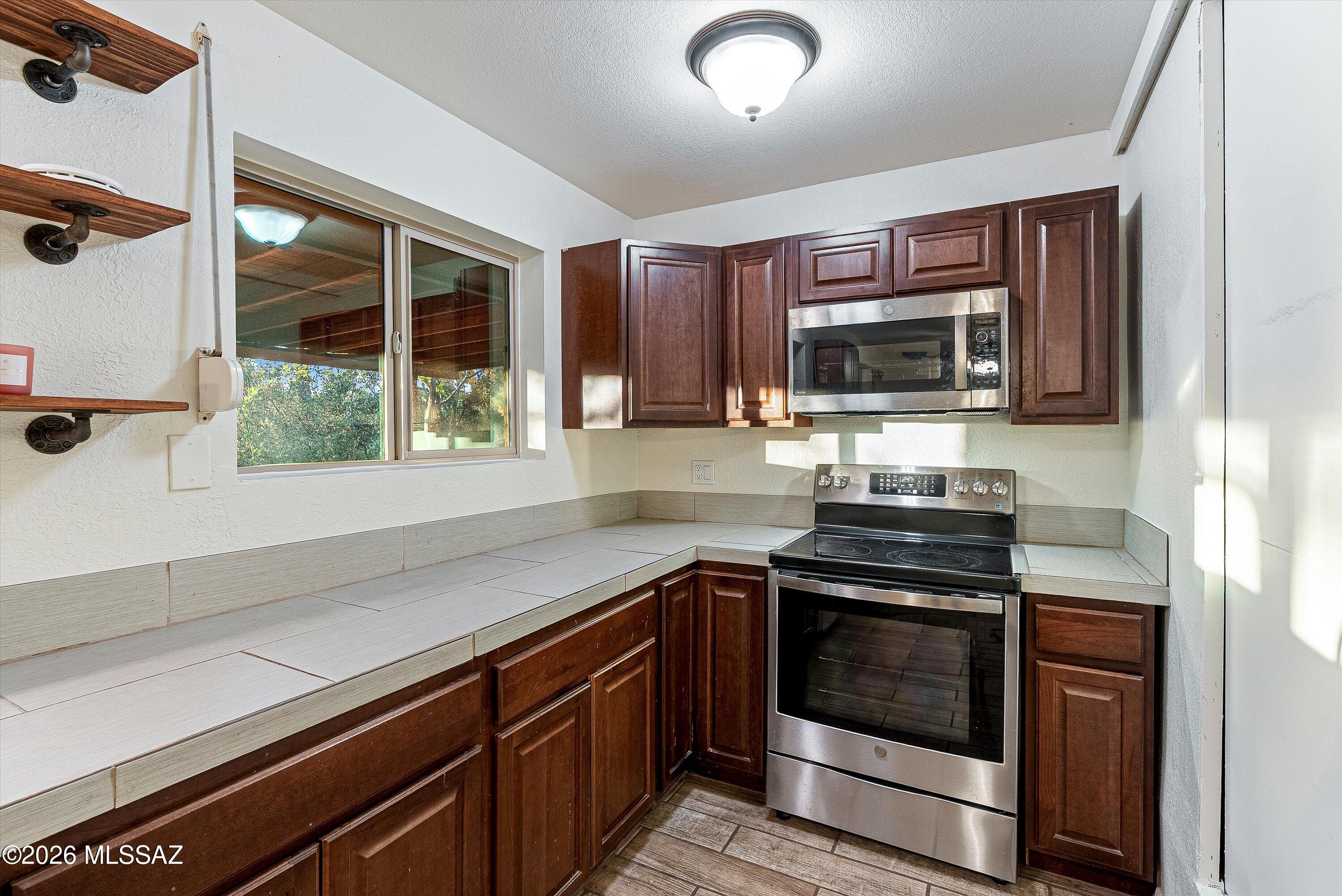 820 W Linda Vista Road