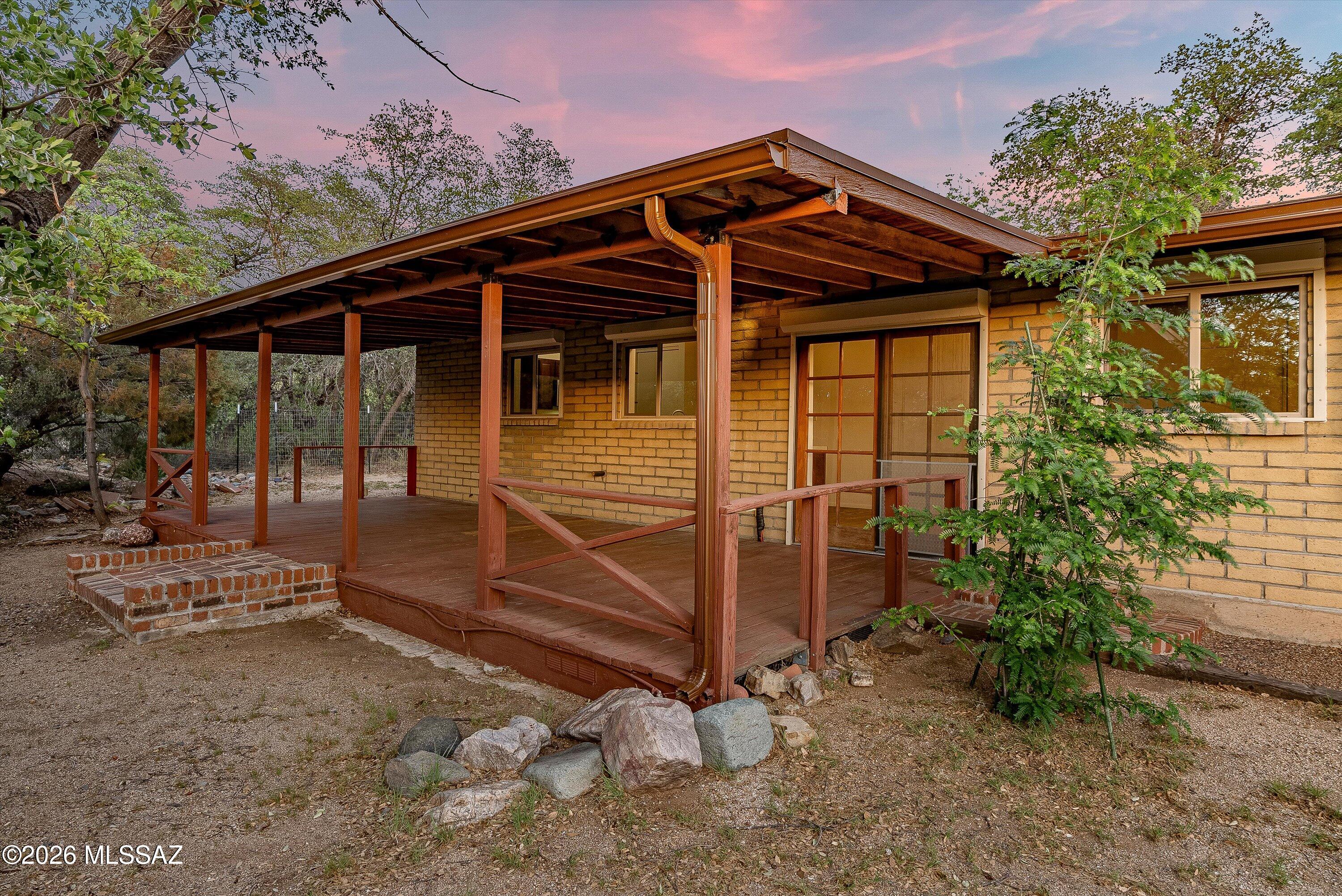 820 W Linda Vista Road