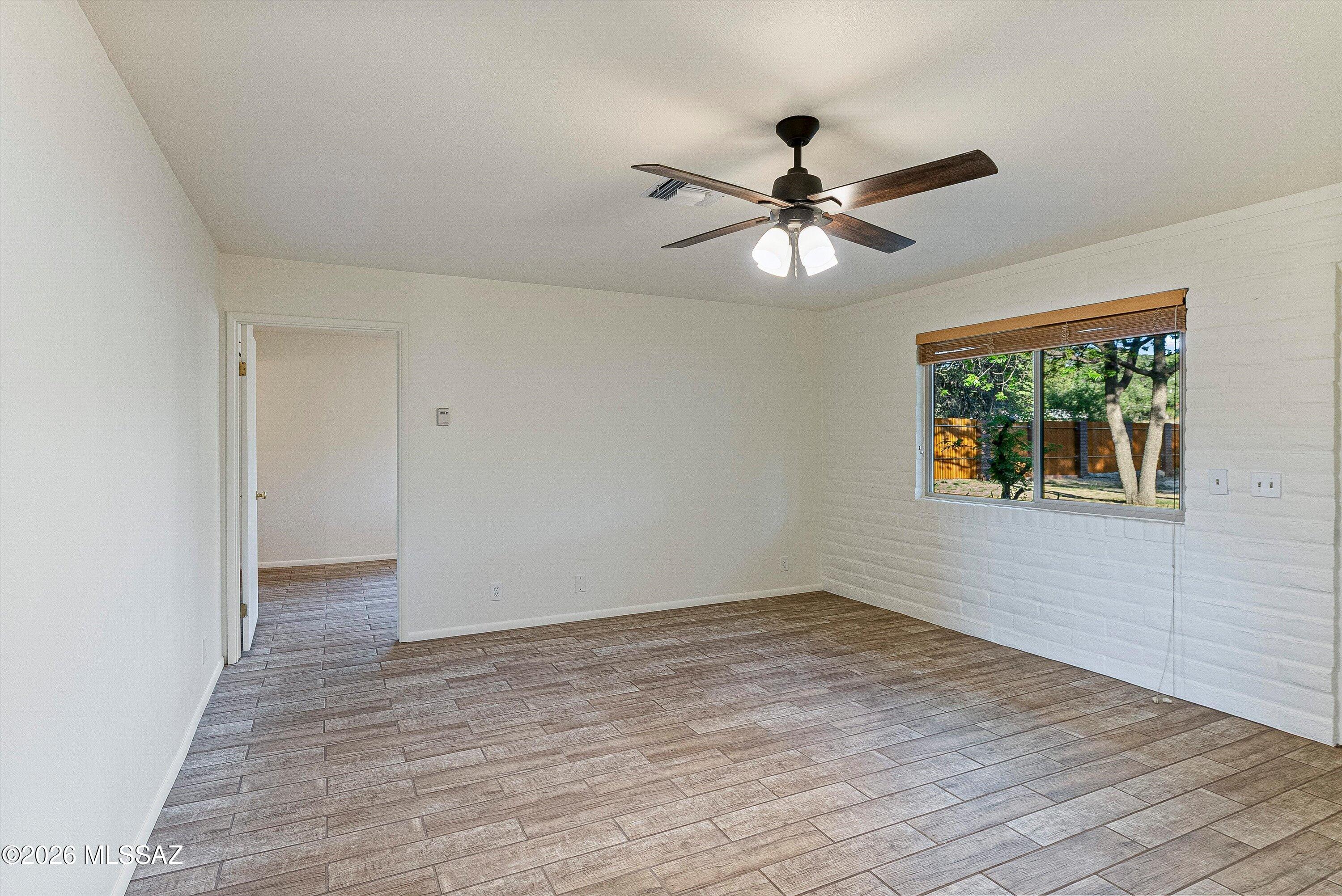 820 W Linda Vista Road