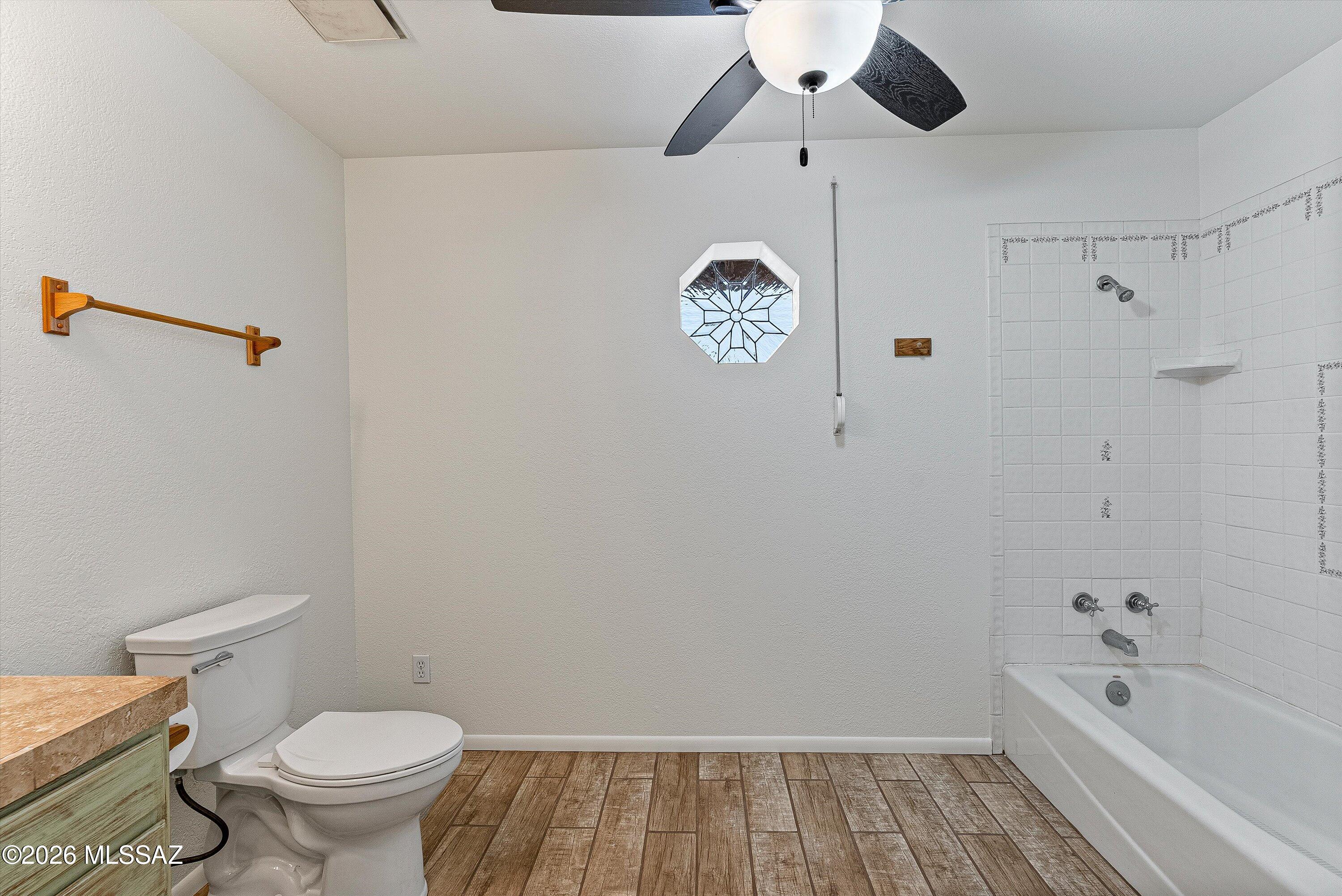 820 W Linda Vista Road