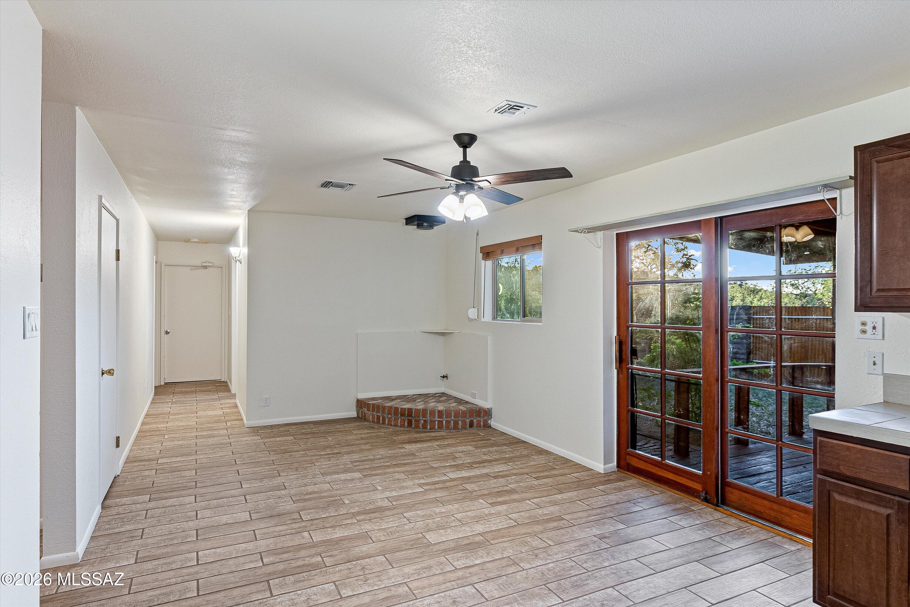 820 W Linda Vista Road