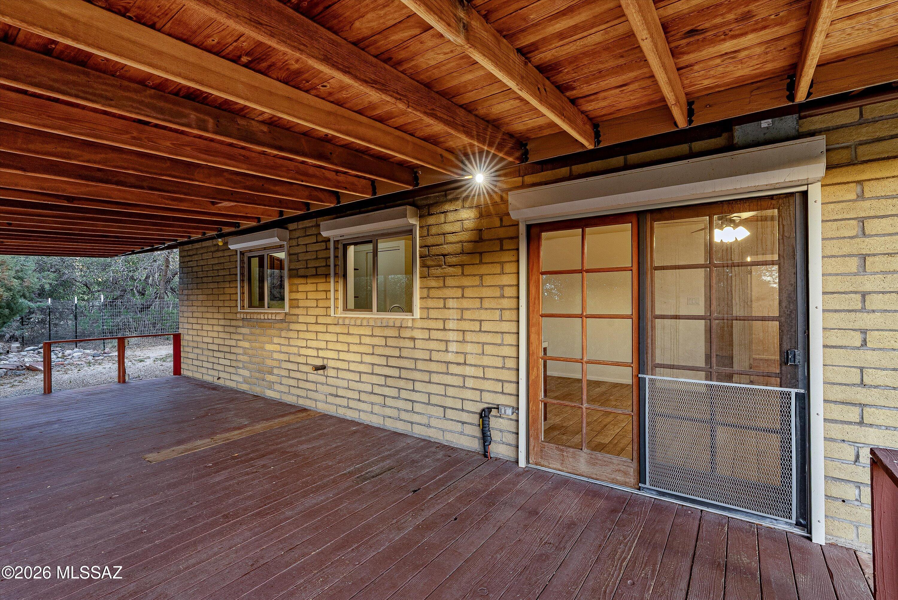 820 W Linda Vista Road