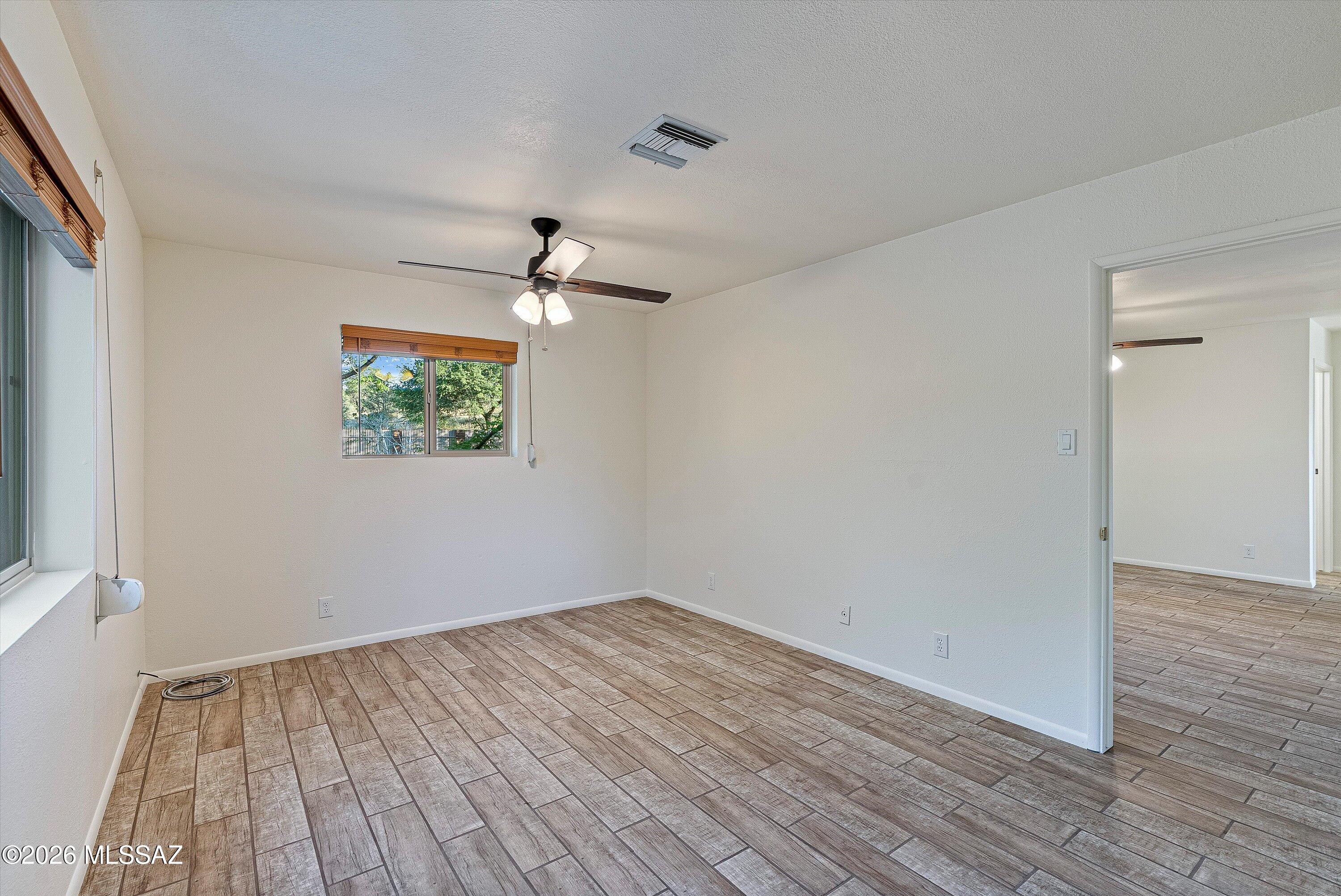 820 W Linda Vista Road