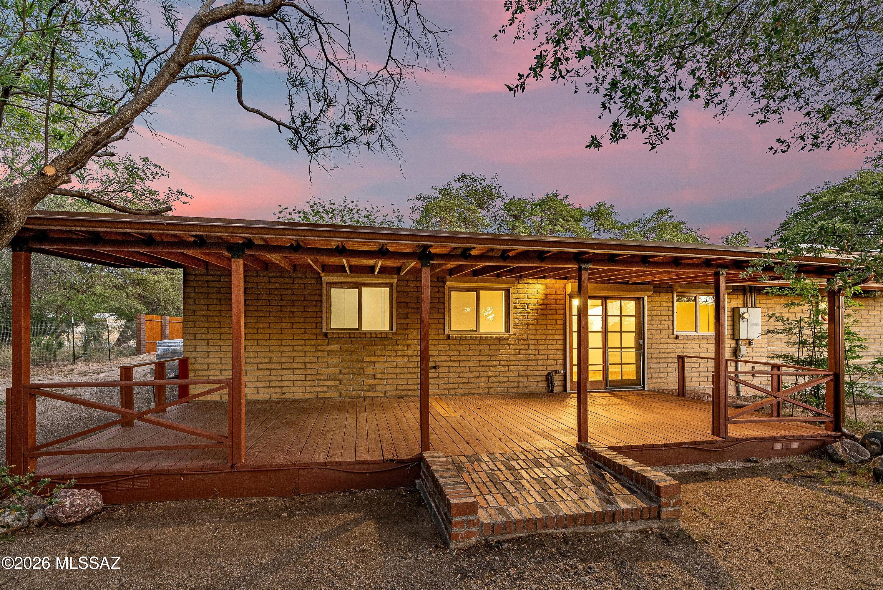 820 W Linda Vista Road