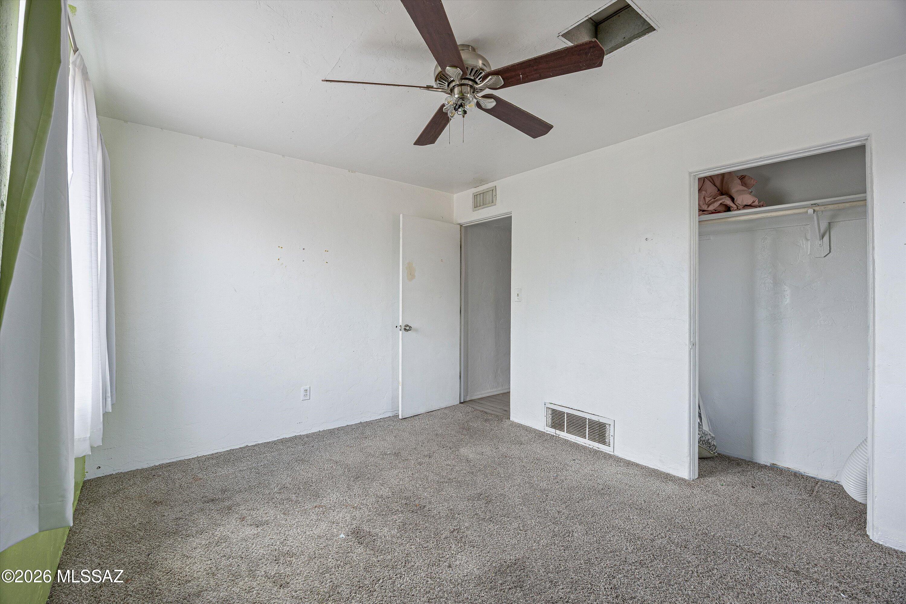 3321 E Silverlake Road