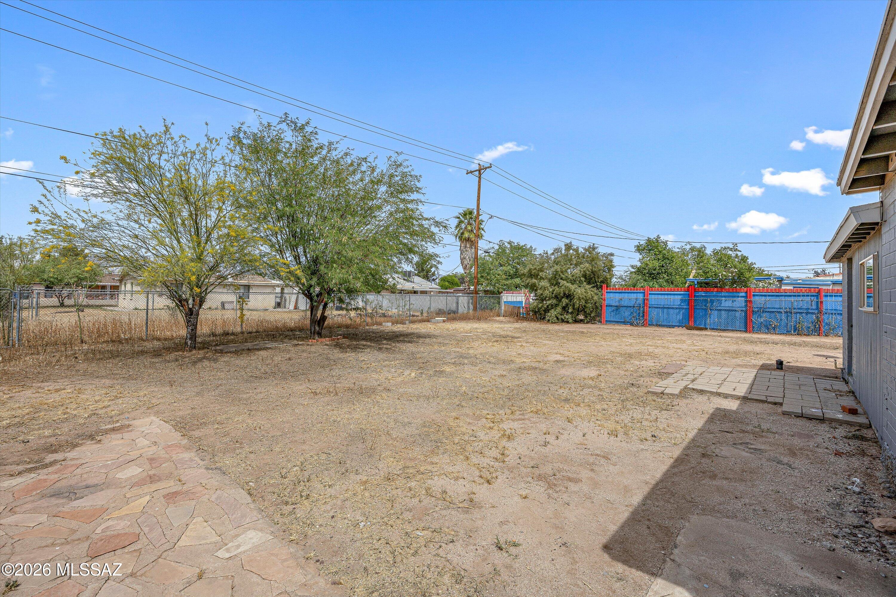 3321 E Silverlake Road