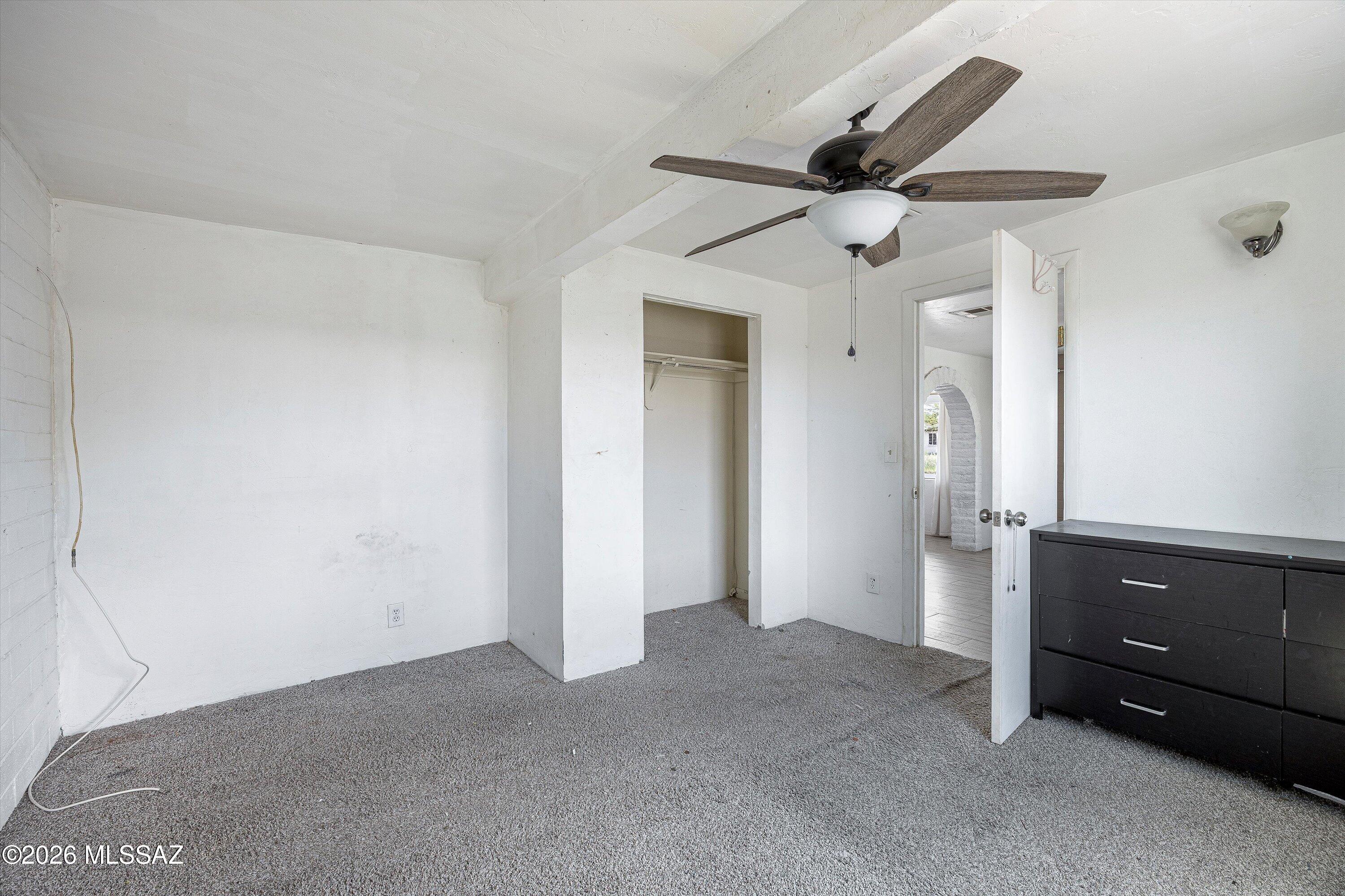 3321 E Silverlake Road