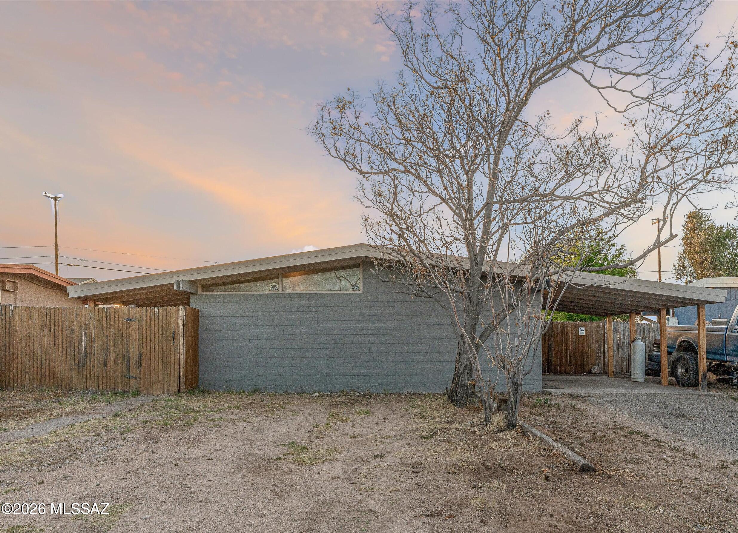 106 S Avenue A