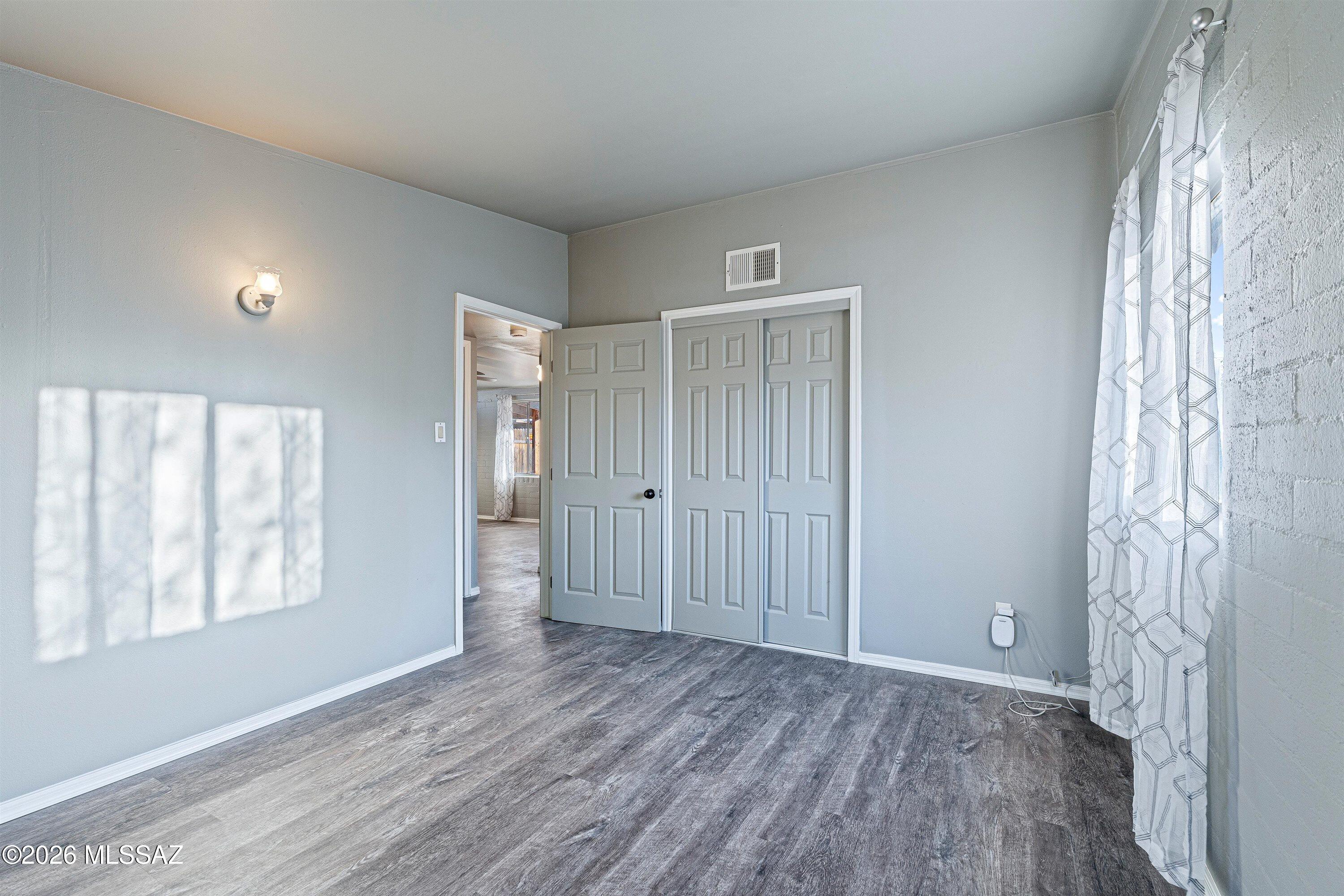 106 S Avenue A