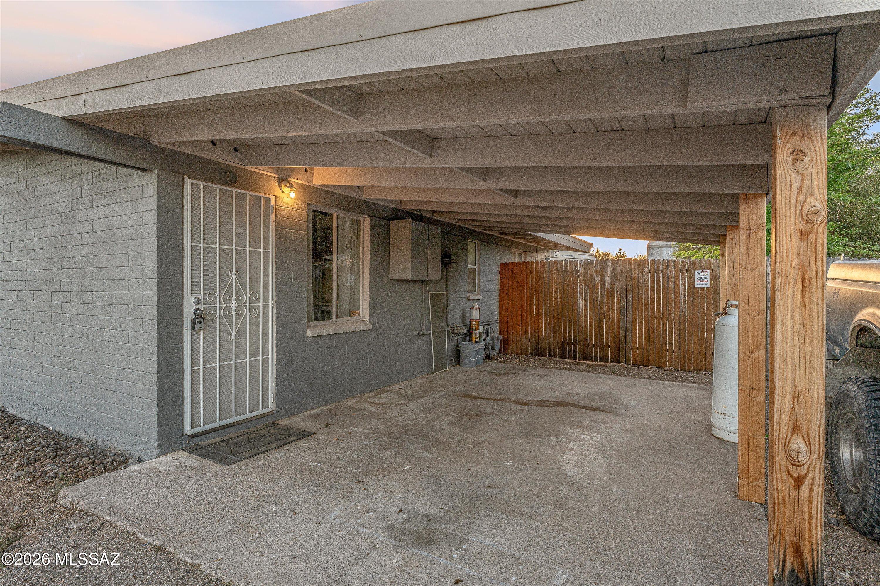 106 S Avenue A