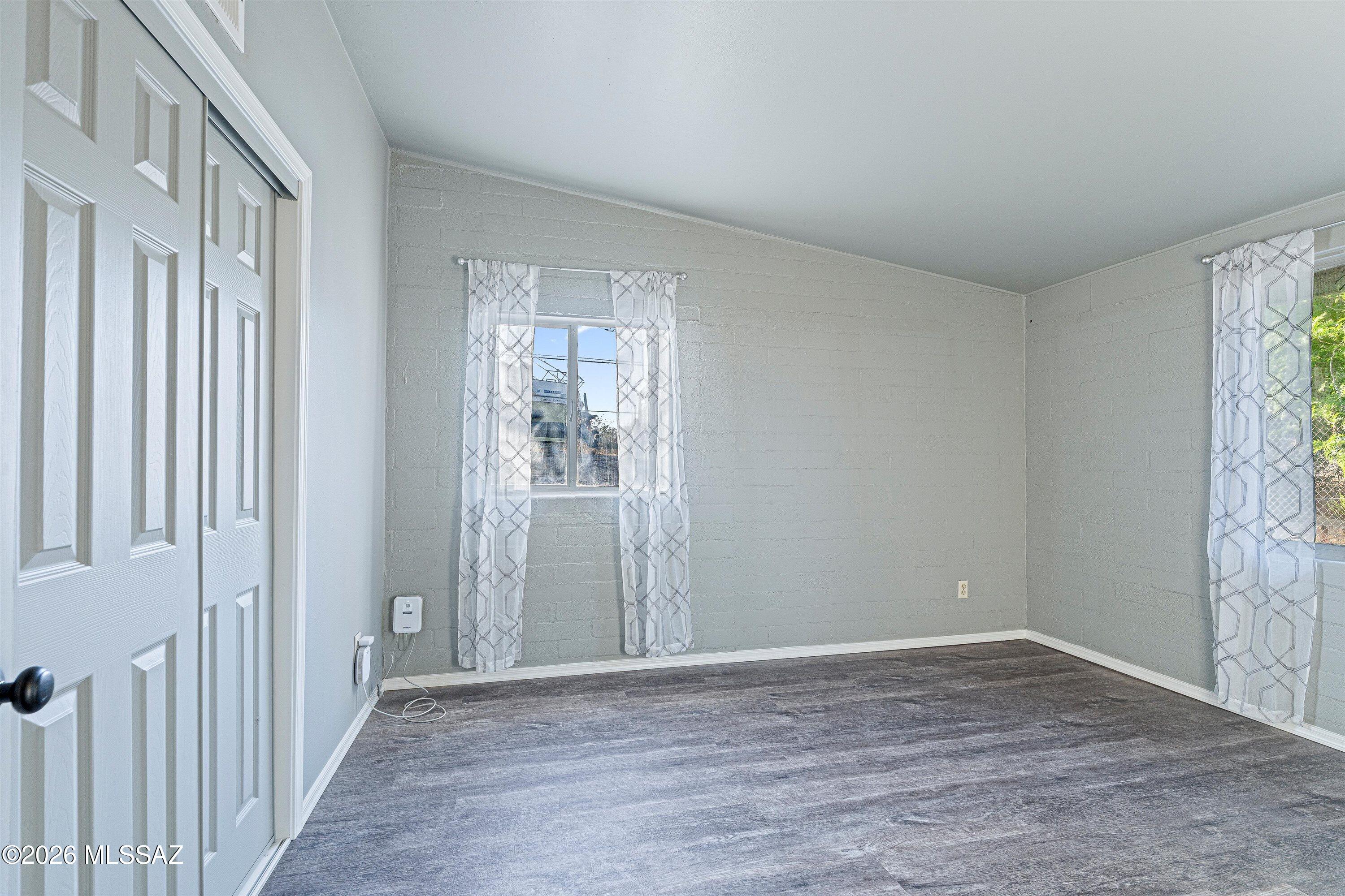 106 S Avenue A