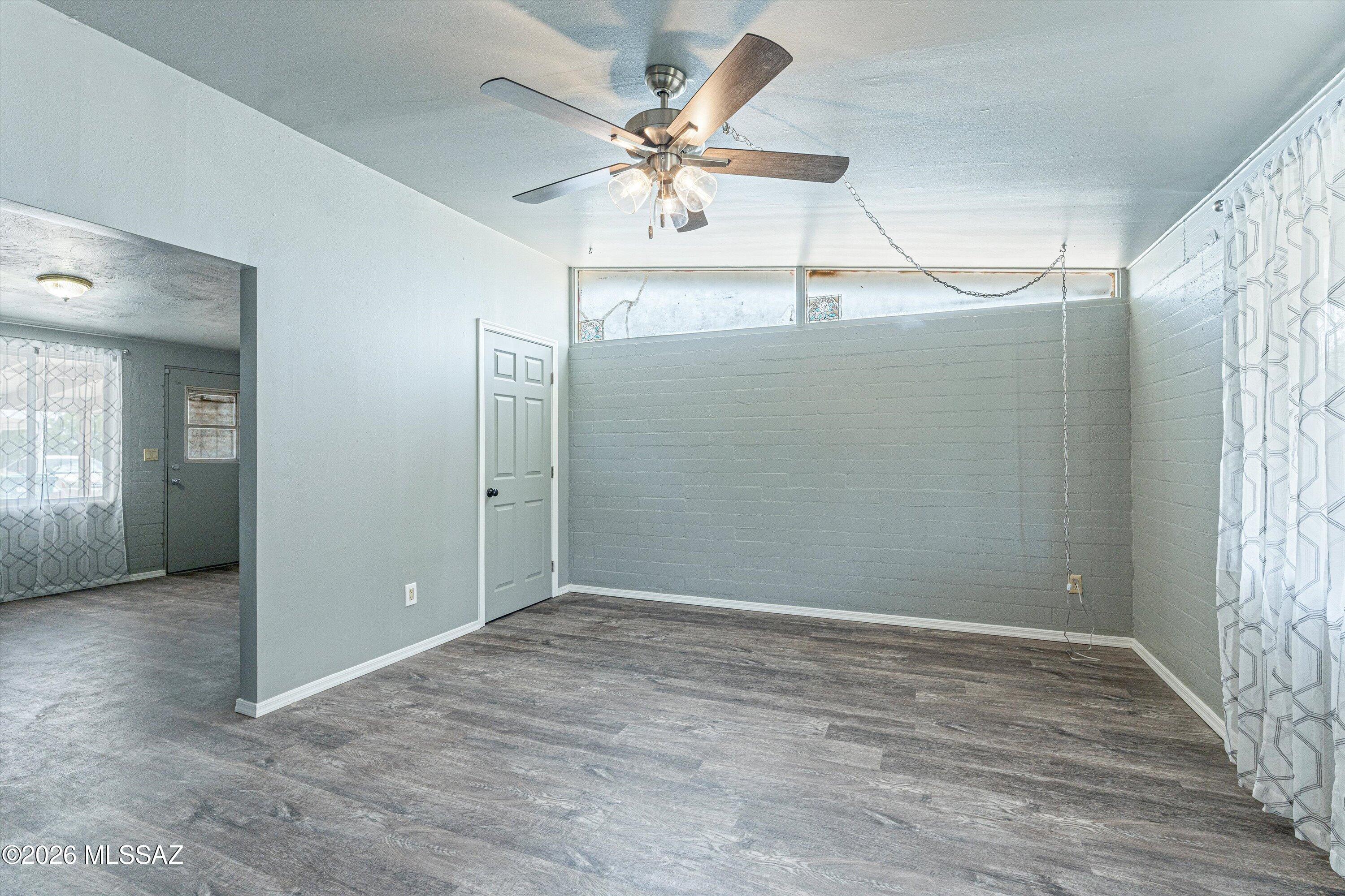 106 S Avenue A