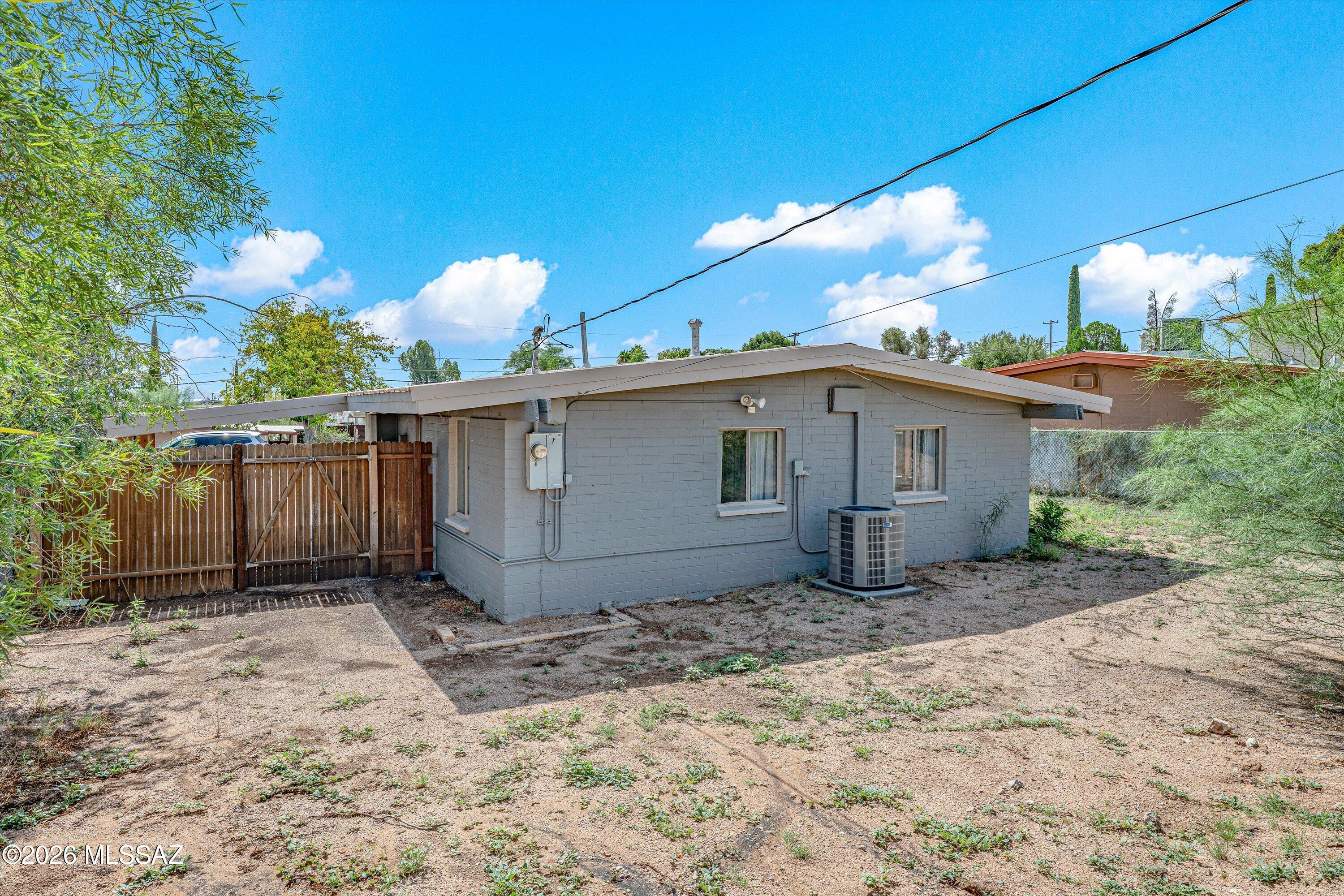 106 S Avenue A