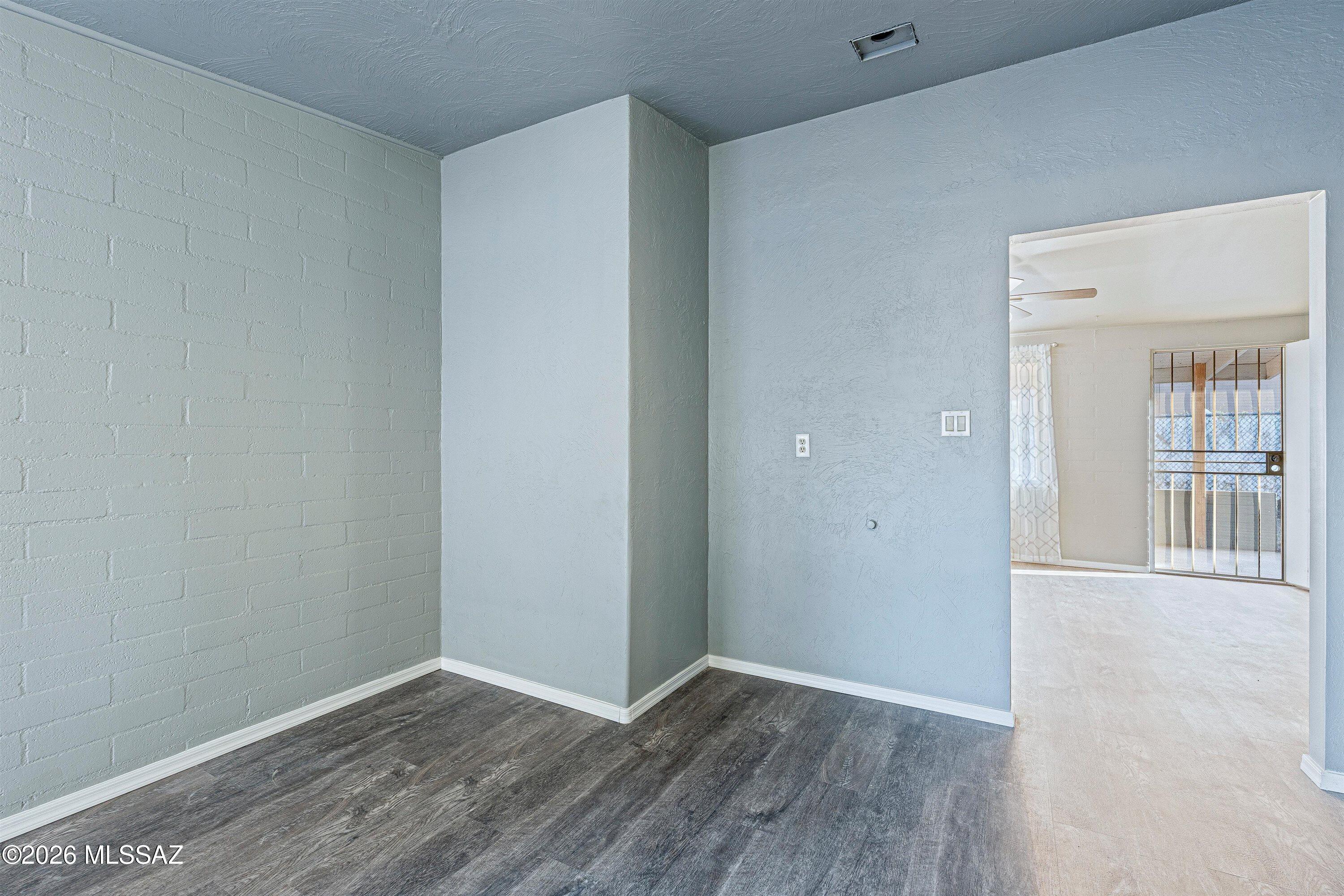 106 S Avenue A