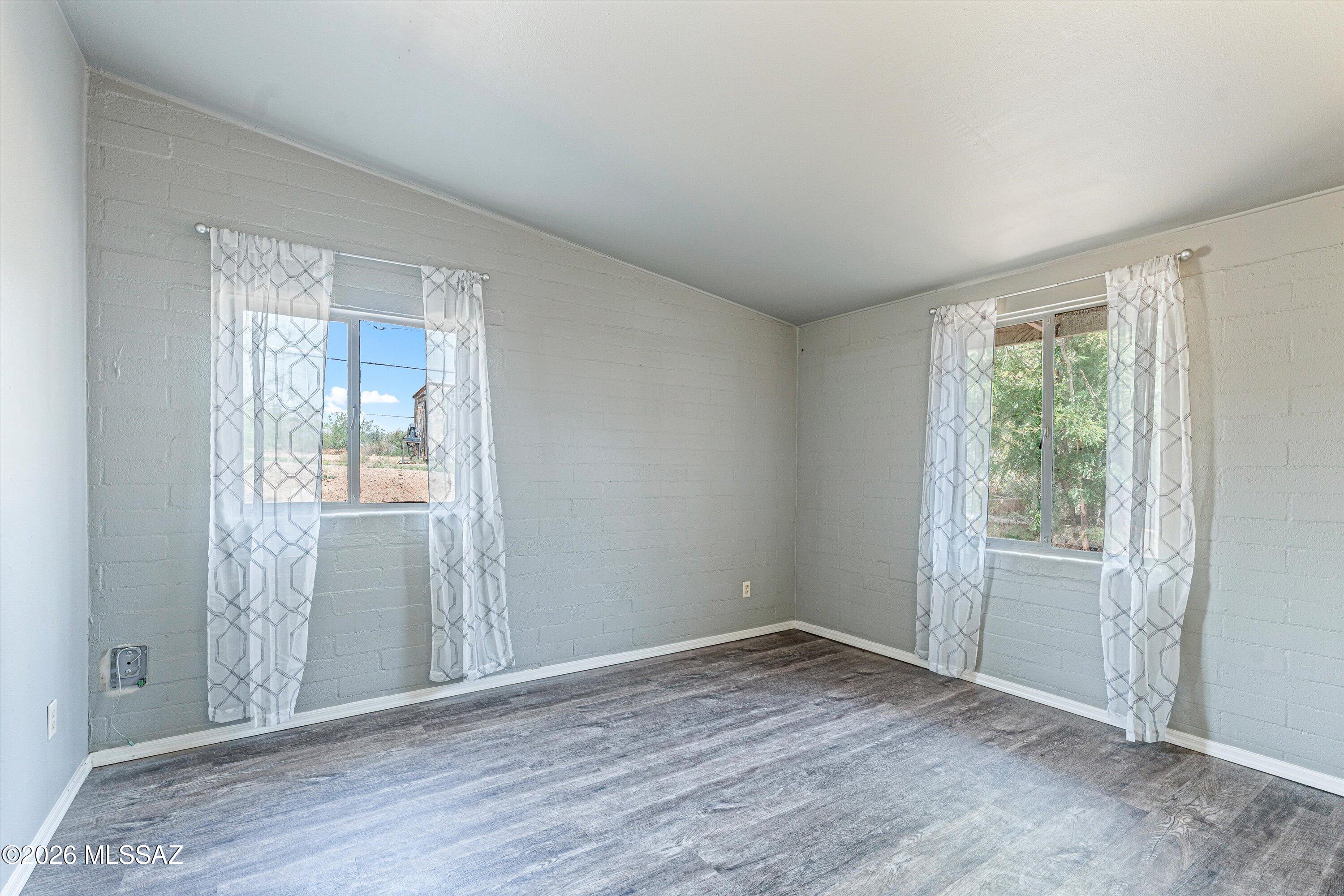 106 S Avenue A