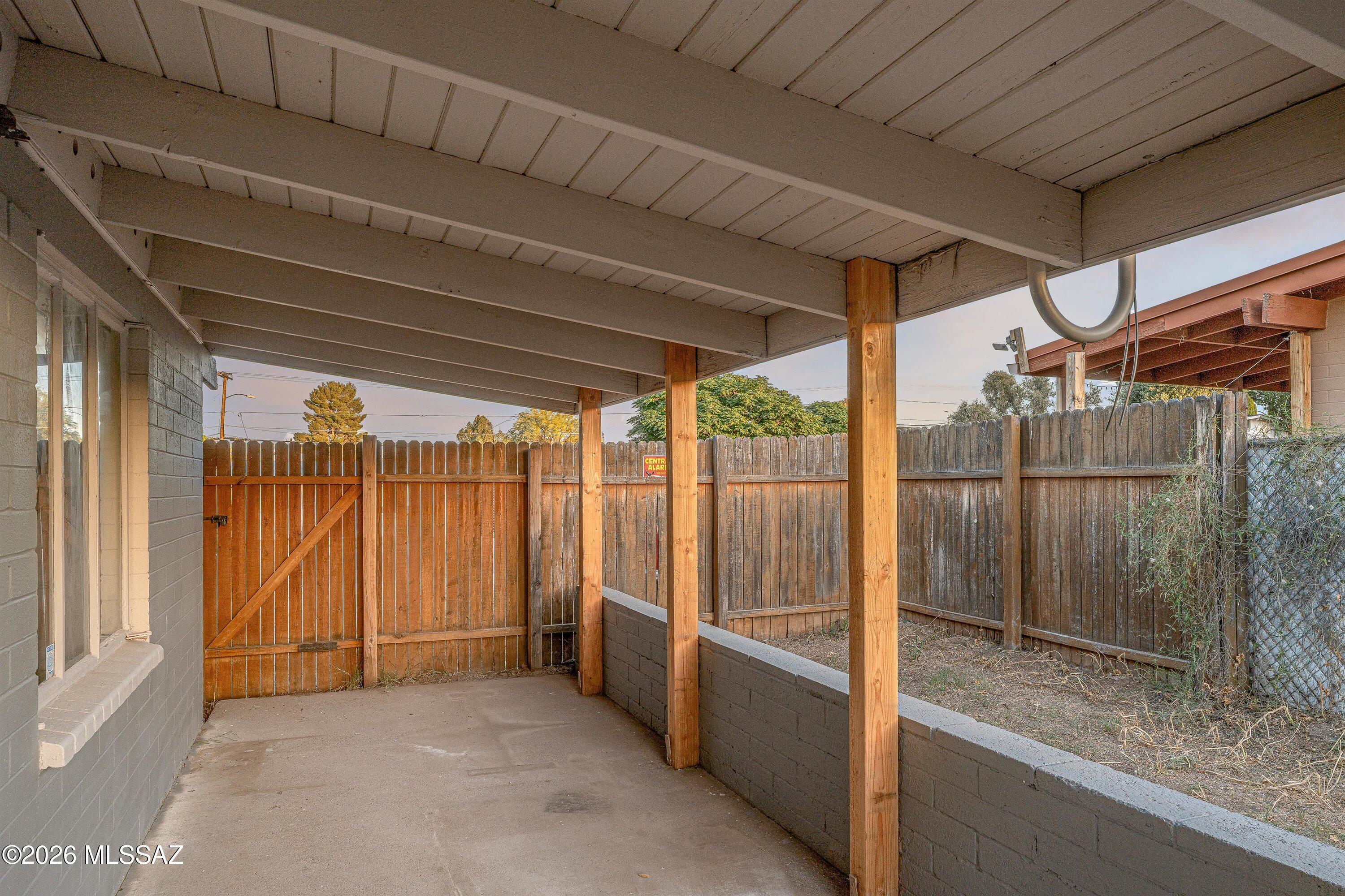 106 S Avenue A