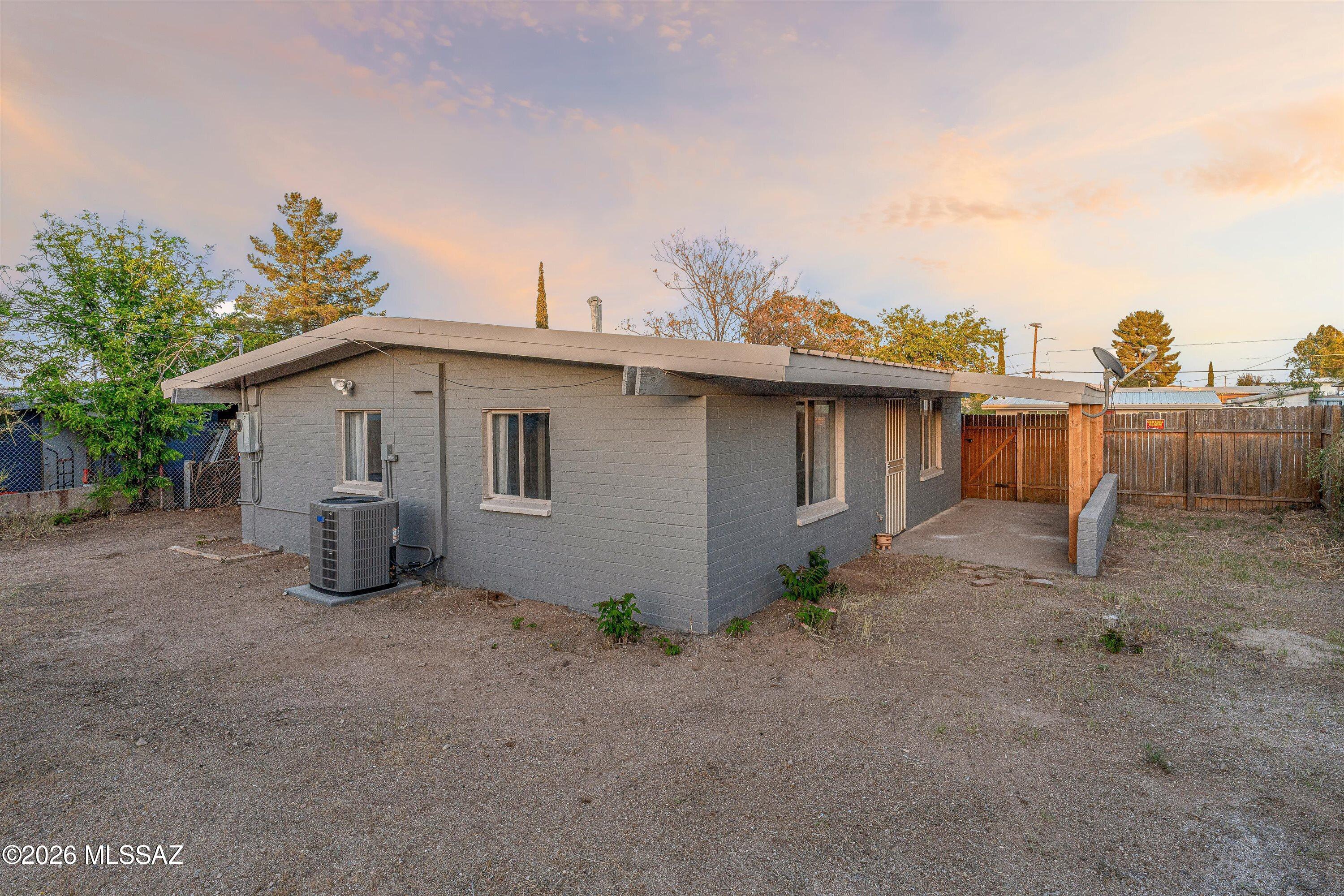 106 S Avenue A