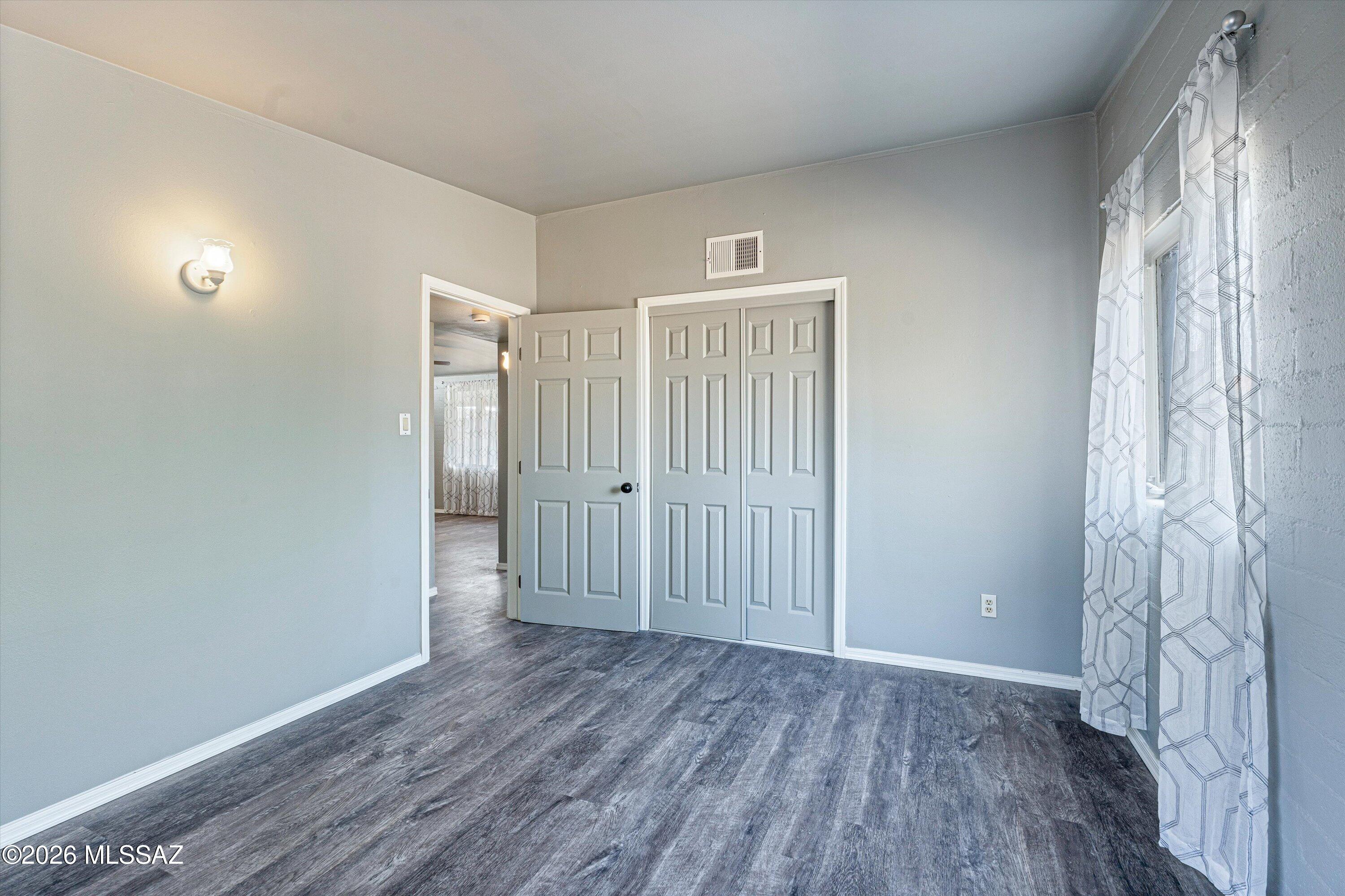 106 S Avenue A