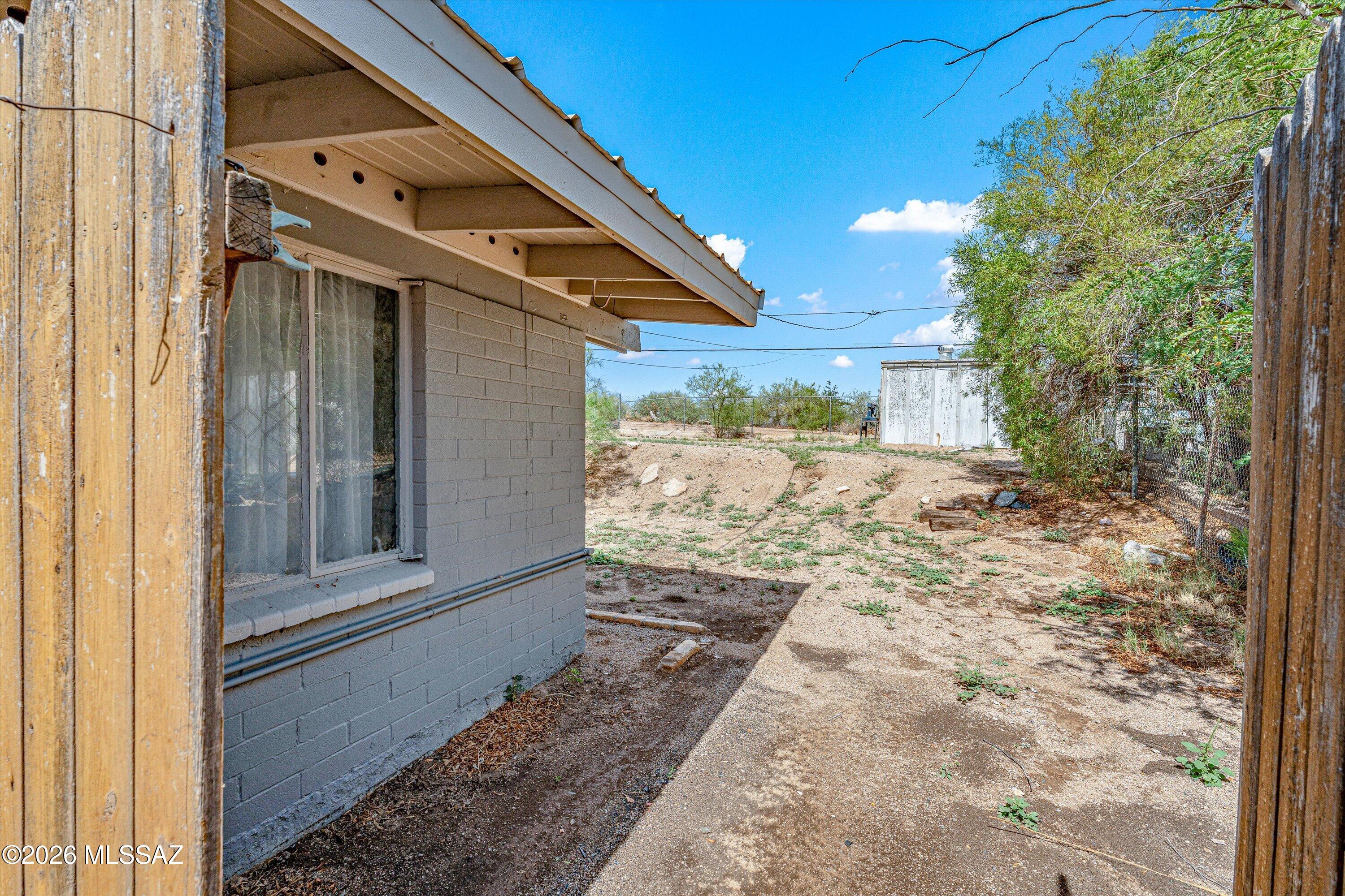 106 S Avenue A