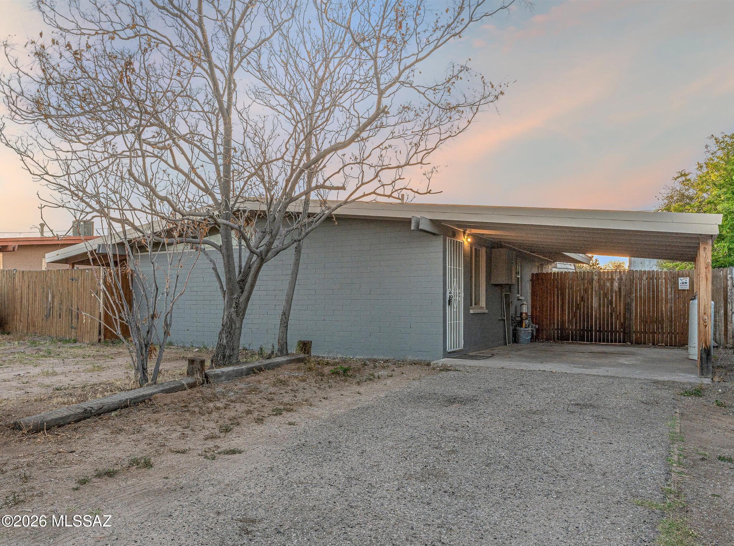 106 S Avenue A