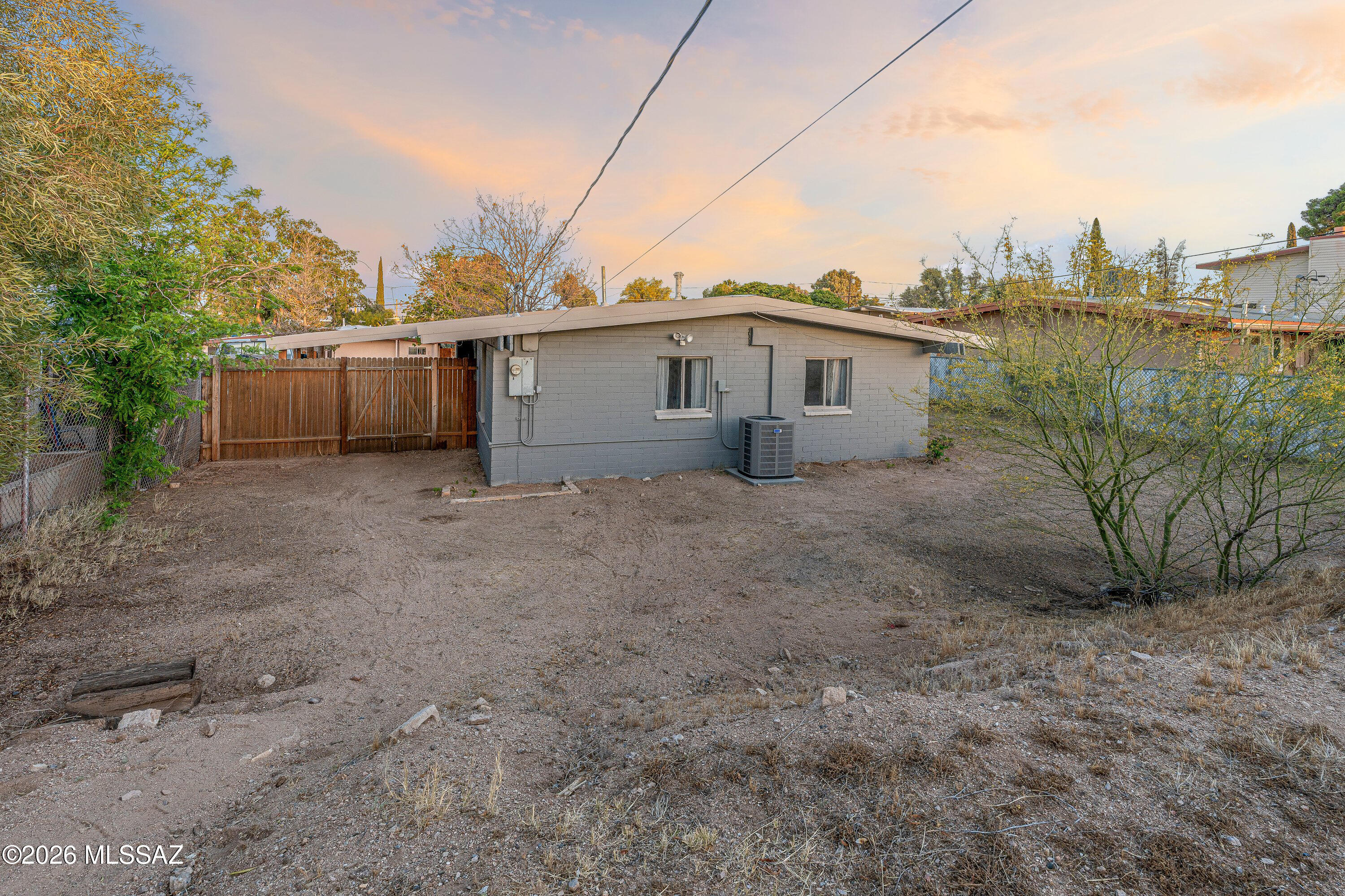 106 S Avenue A