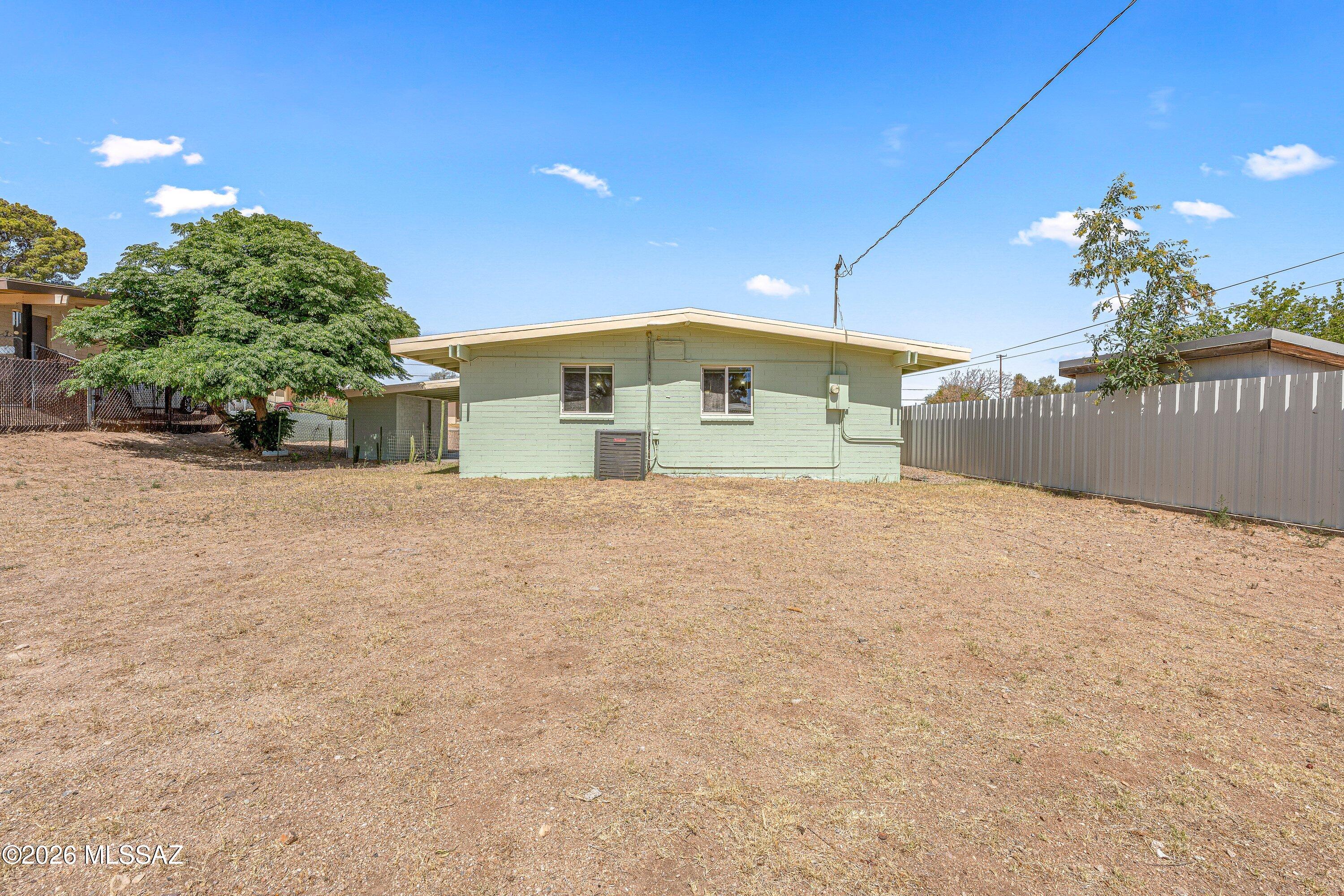 107 S Avenue A