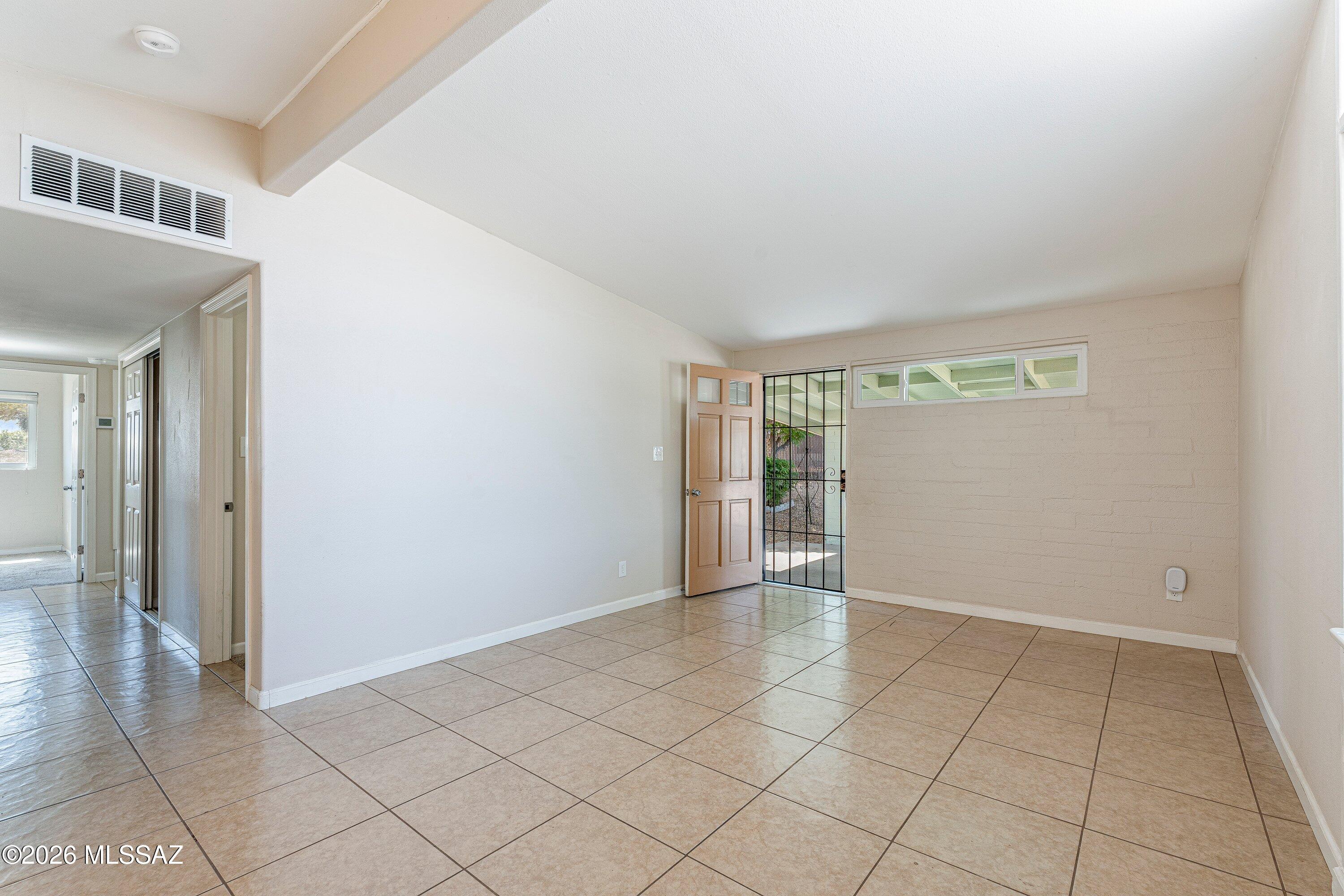 107 S Avenue A