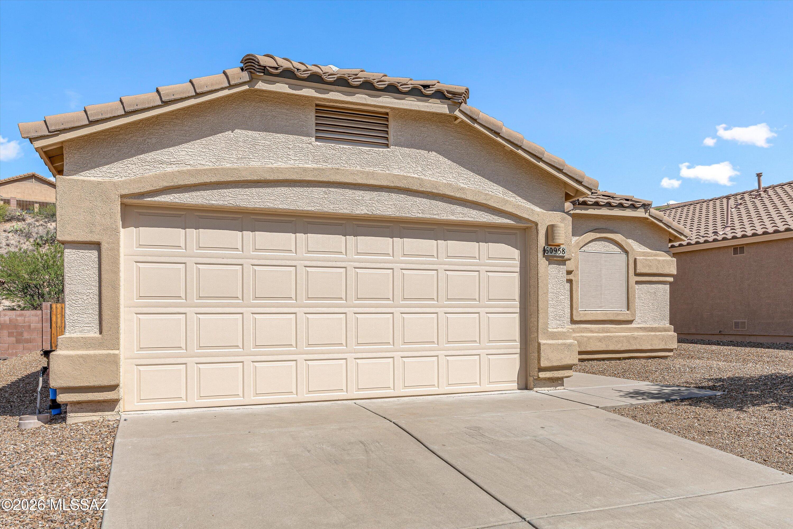 60958 E Cantle Court
