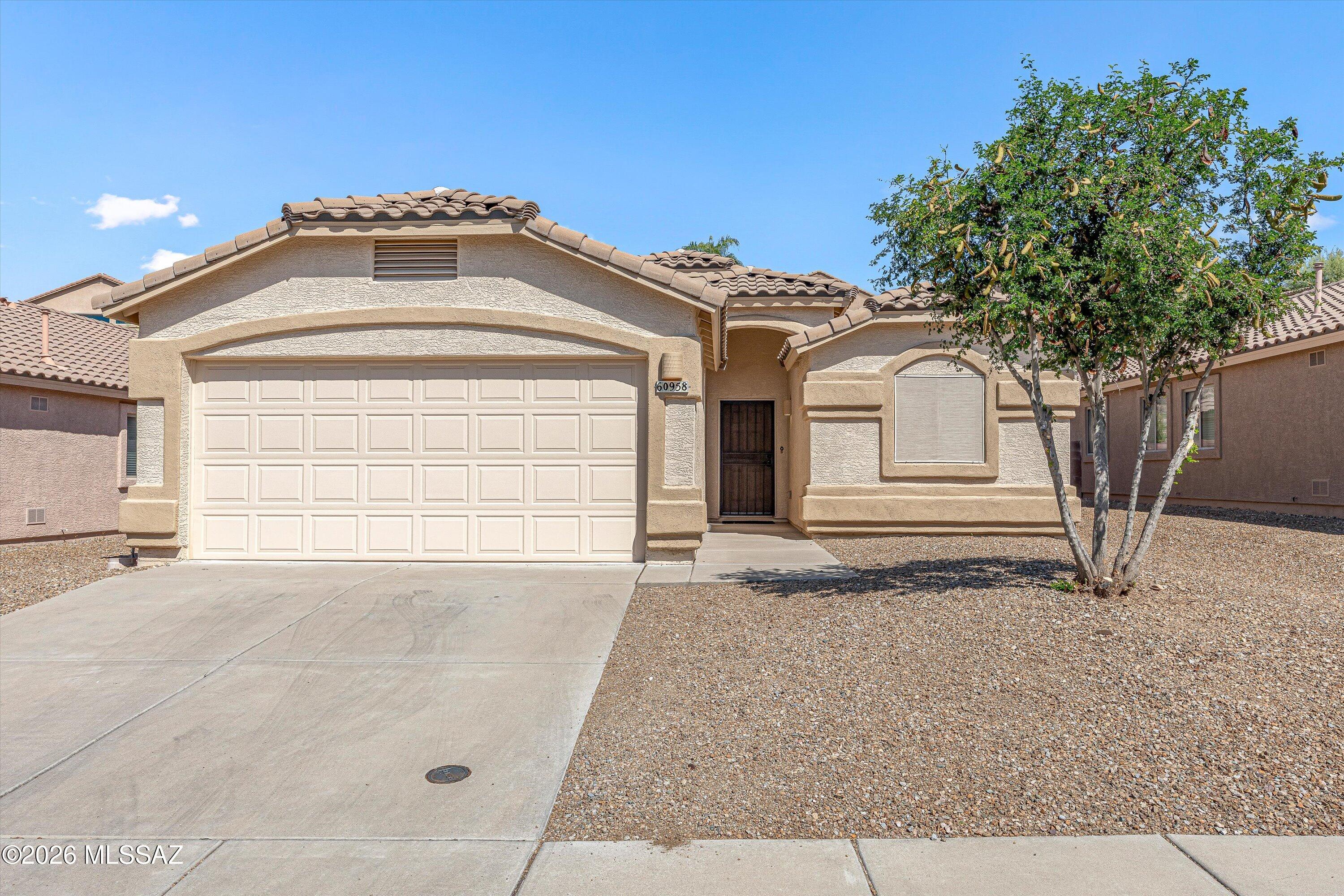 60958 E Cantle Court