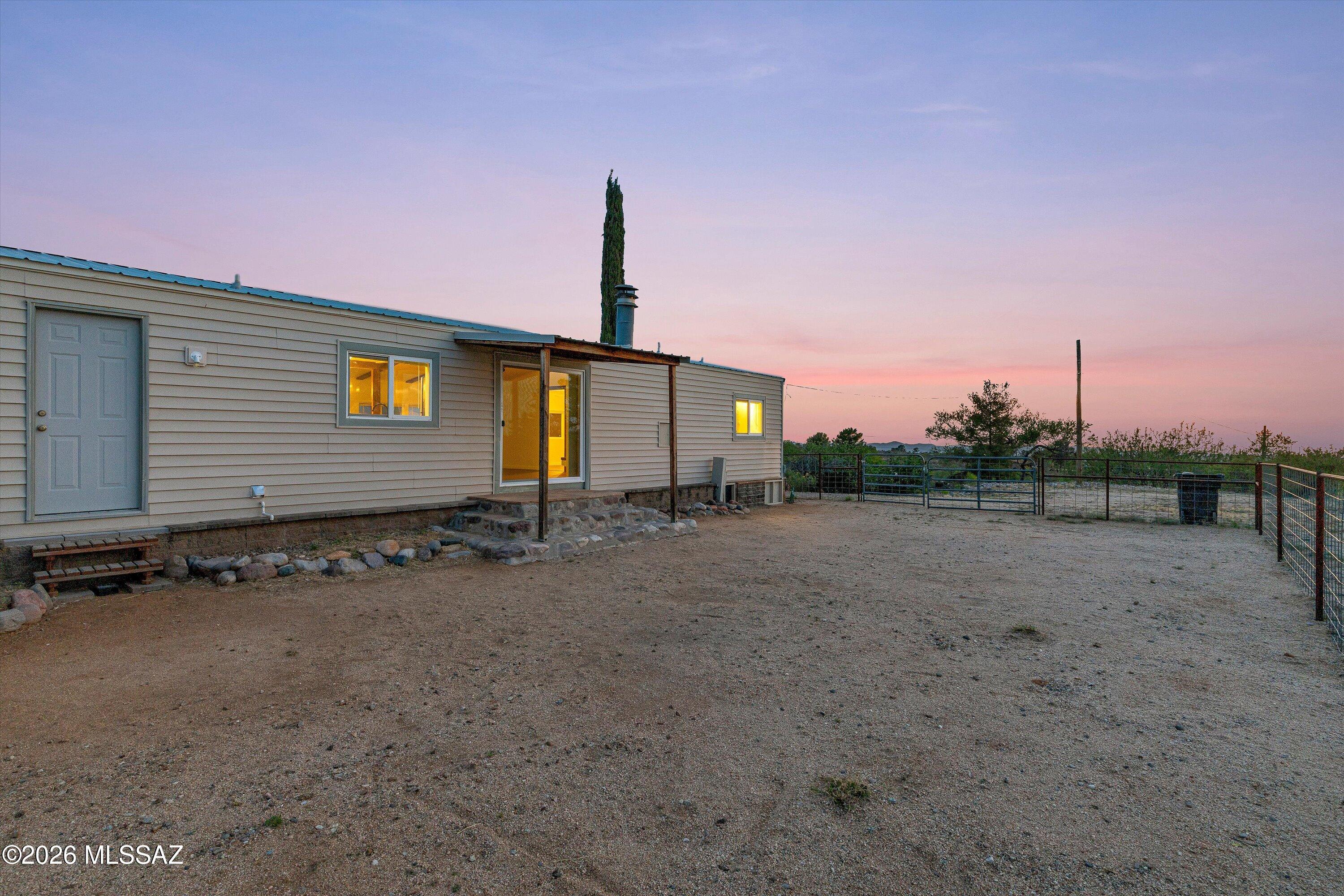 1665 W Oracle Ranch Road