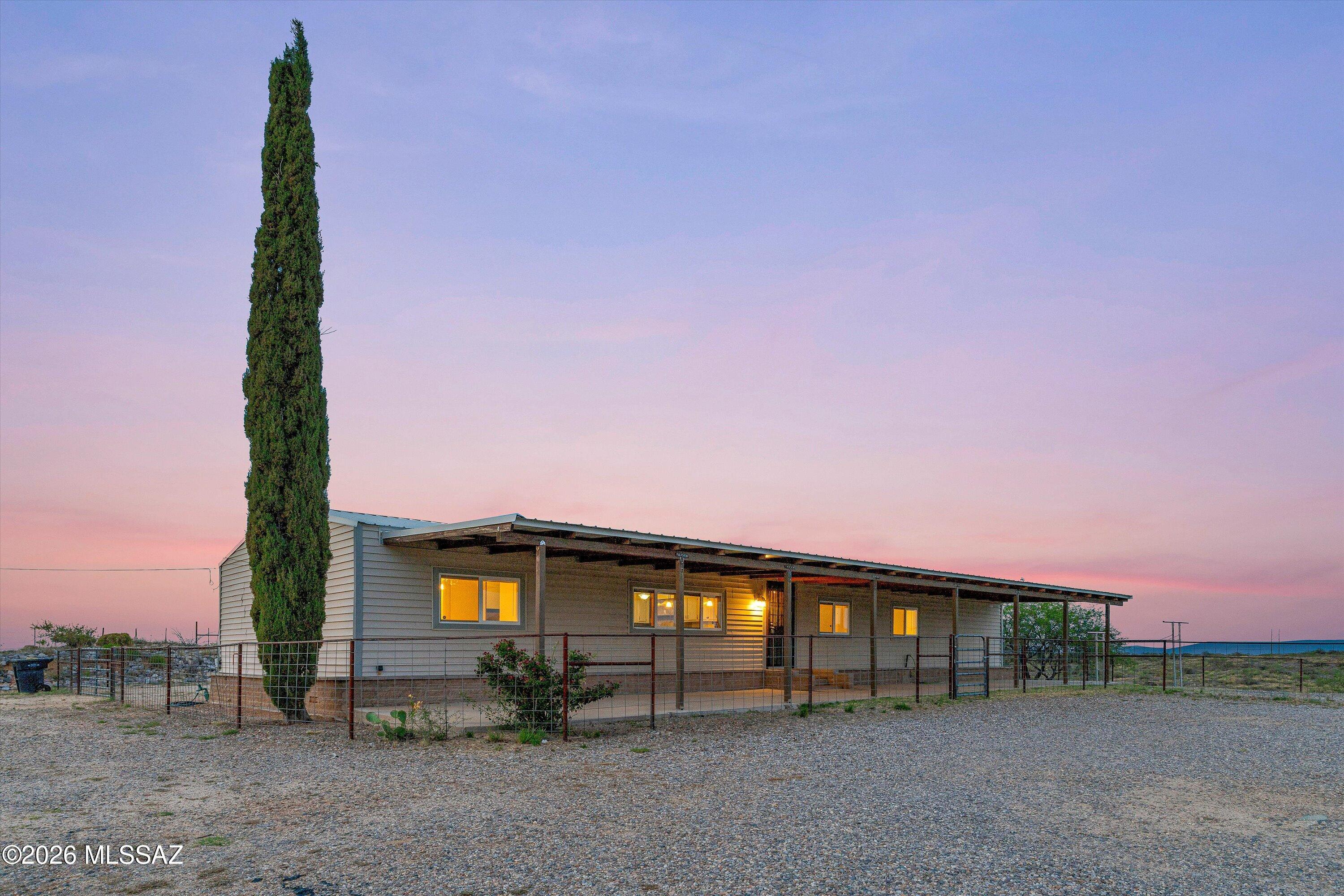 1665 W Oracle Ranch Road