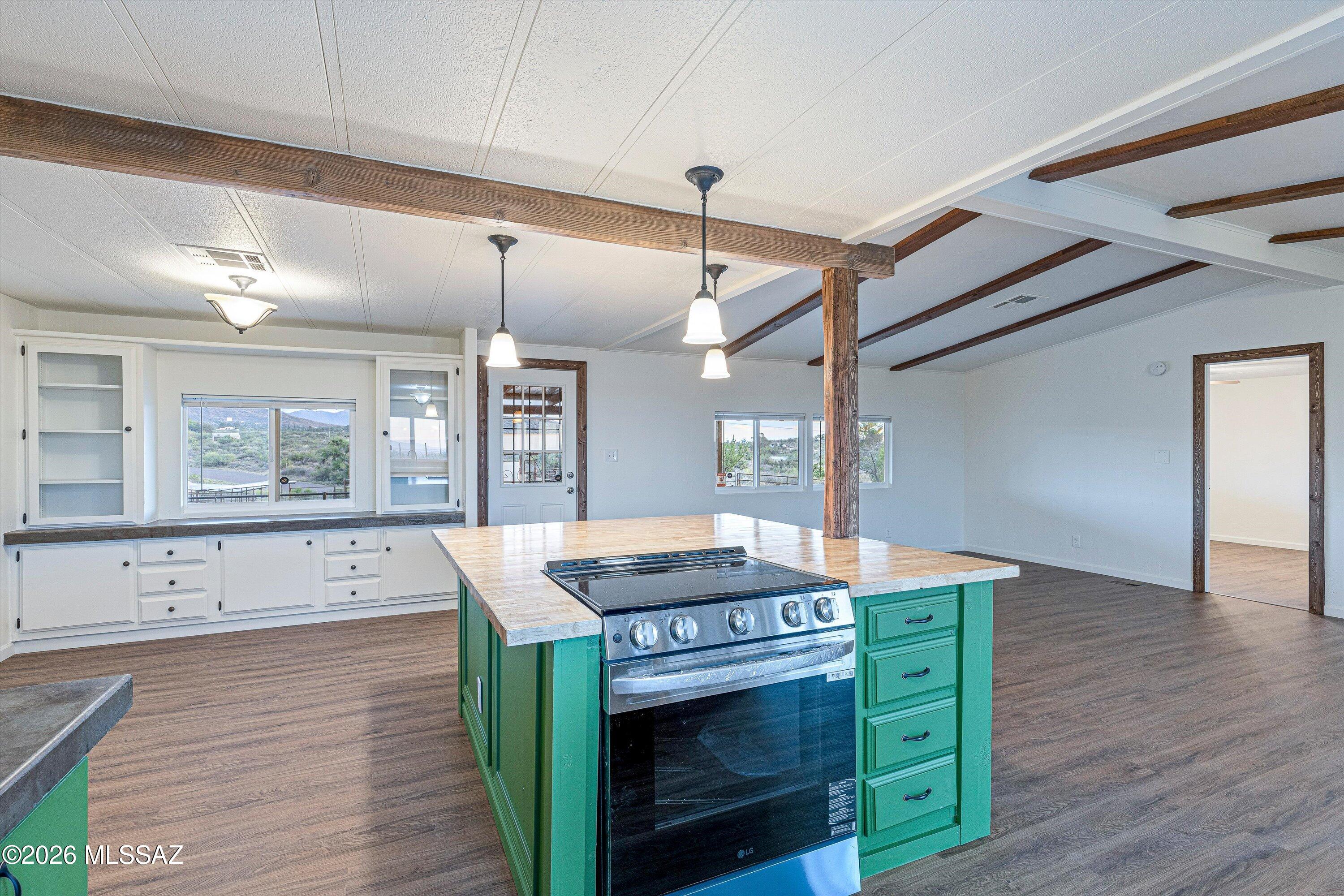1665 W Oracle Ranch Road