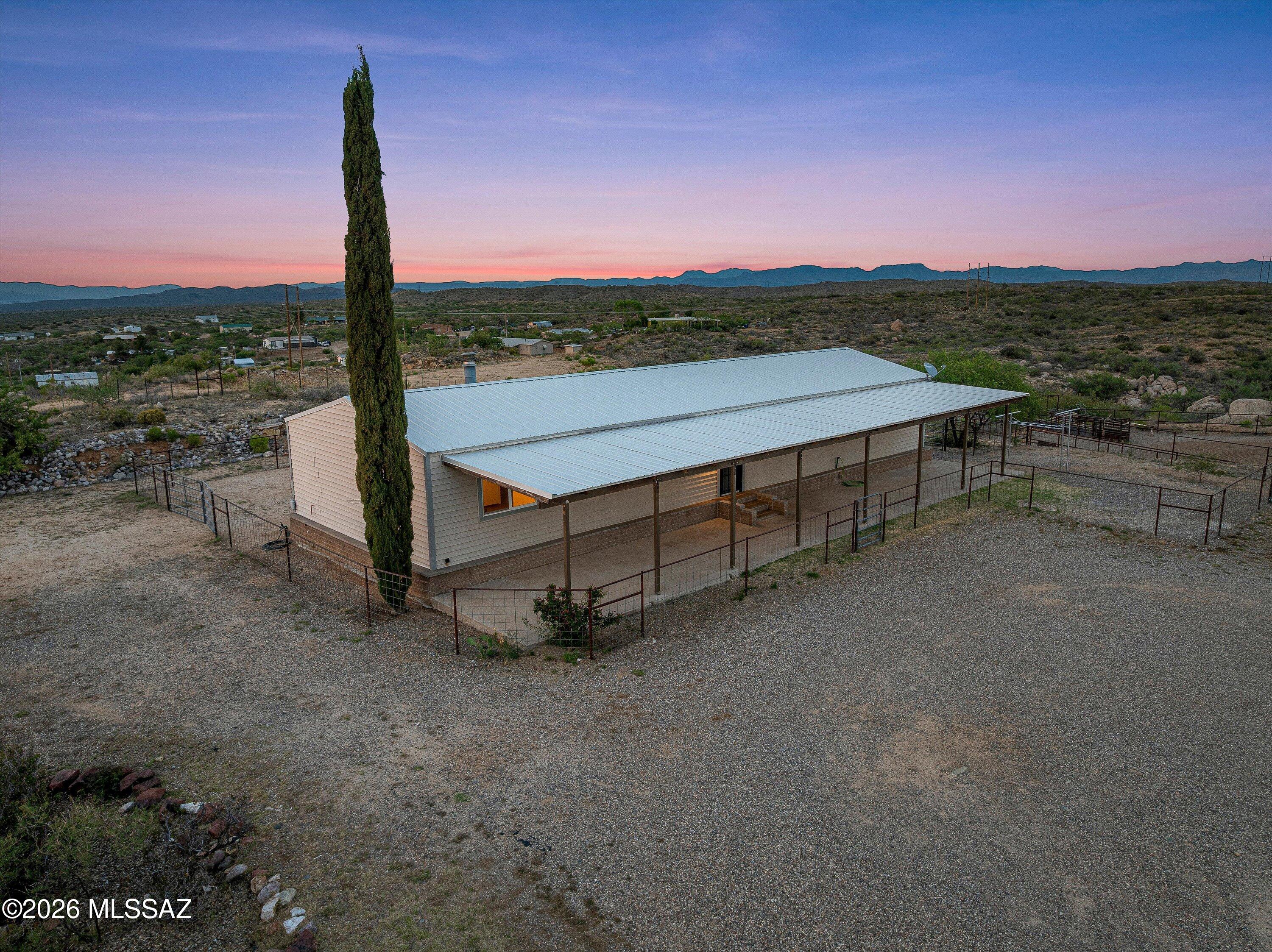 1665 W Oracle Ranch Road