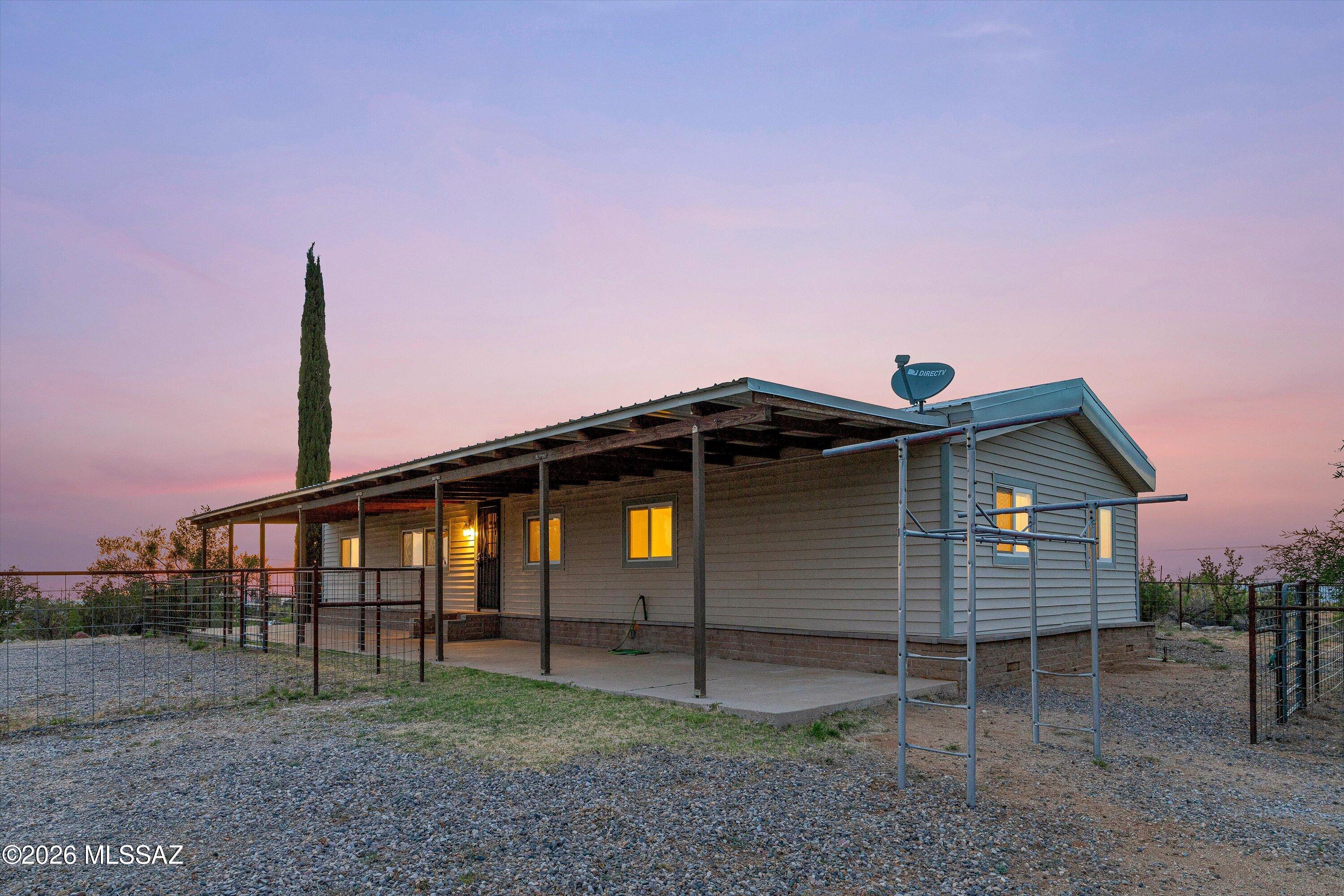 1665 W Oracle Ranch Road