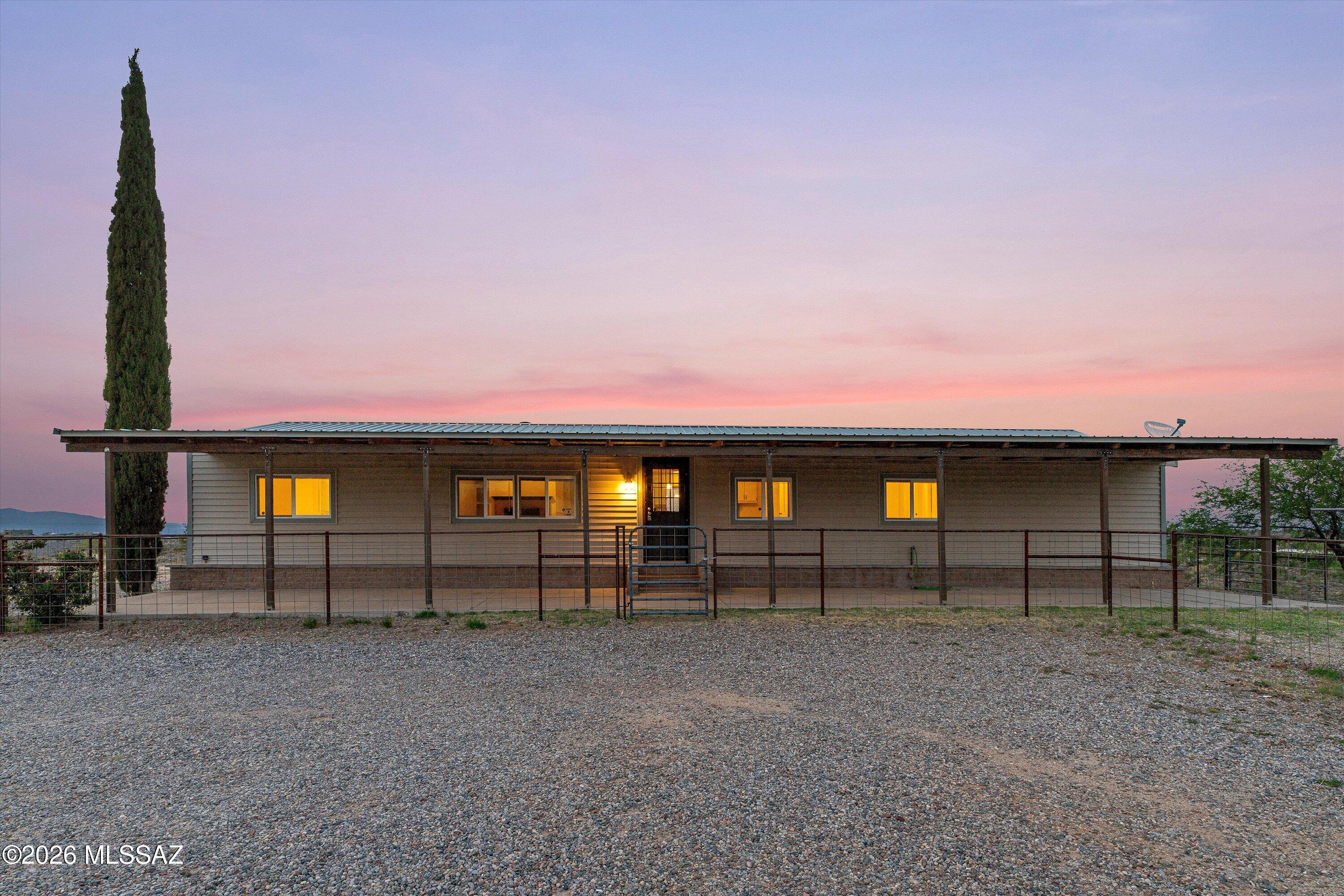 1665 W Oracle Ranch Road