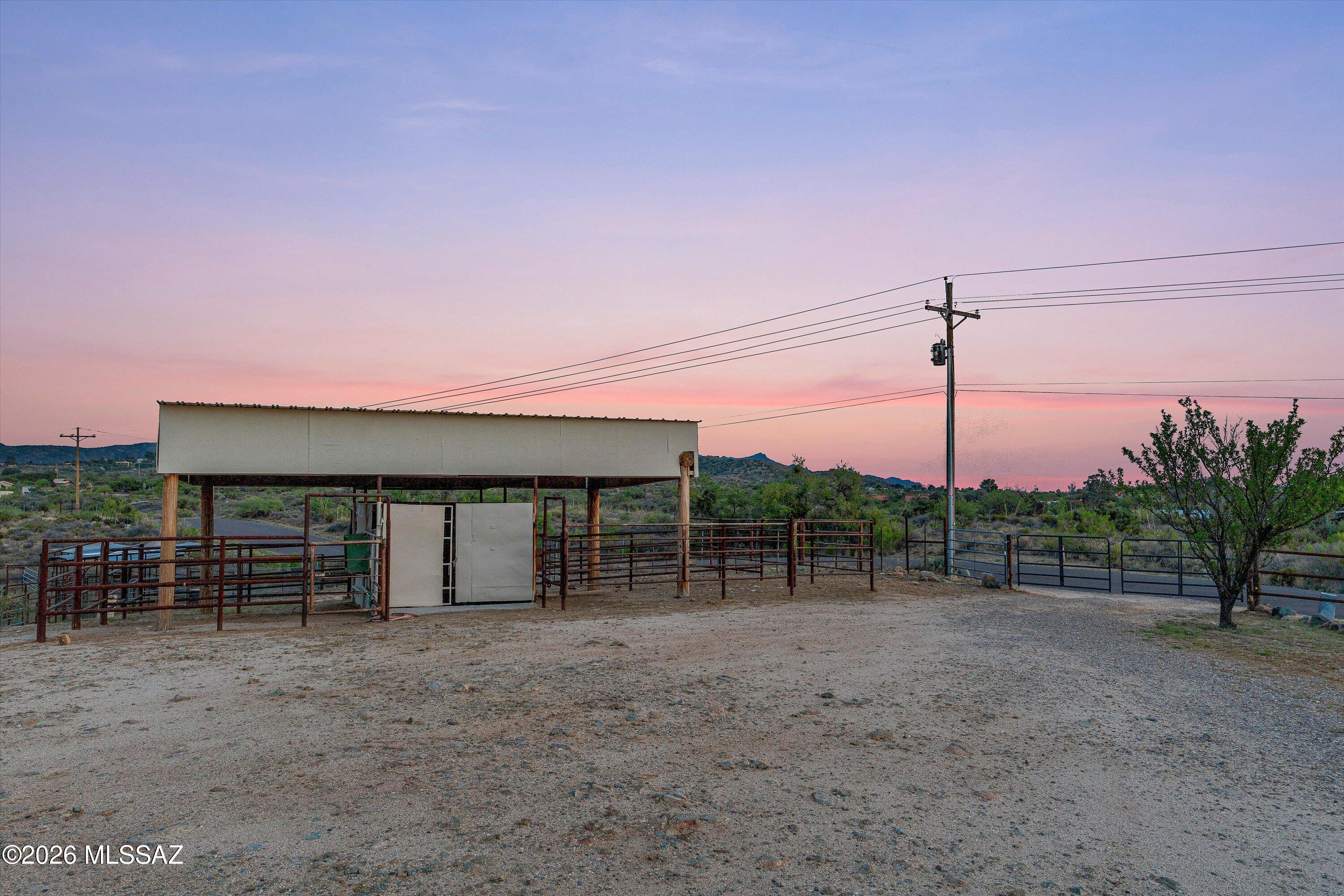 1665 W Oracle Ranch Road
