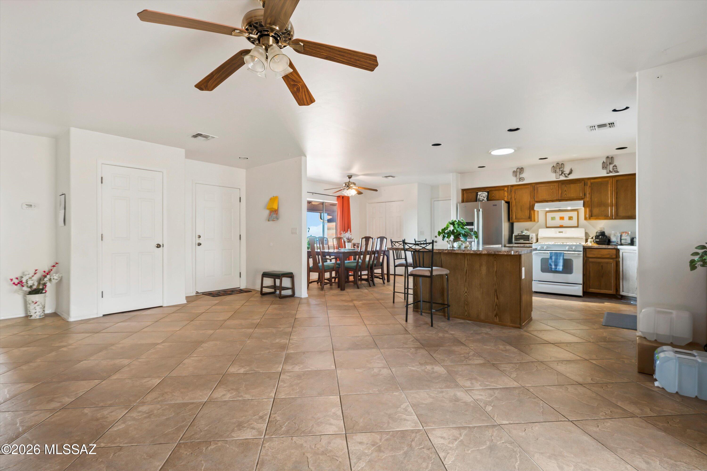 881 N Mountain View Drive
