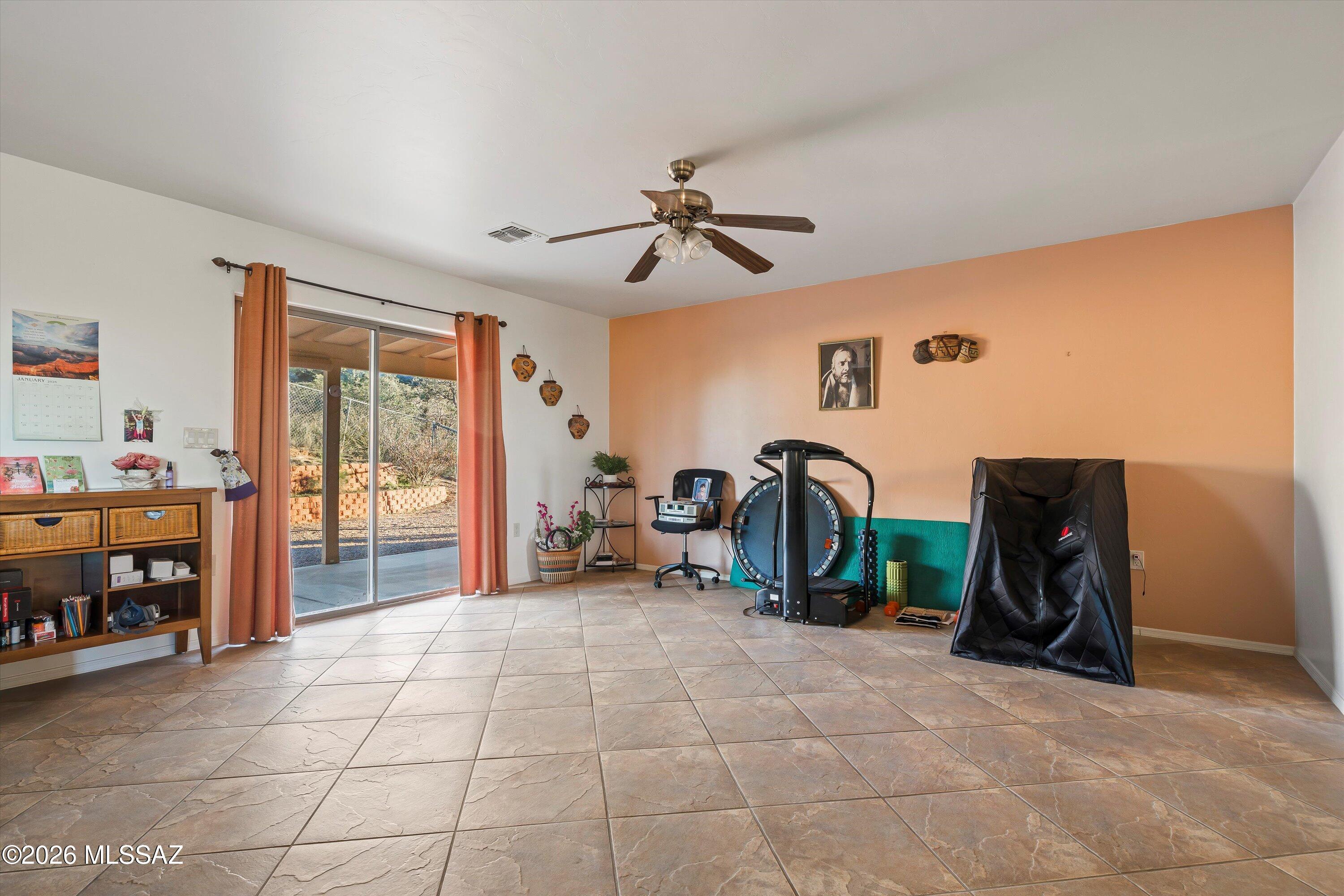 881 N Mountain View Drive