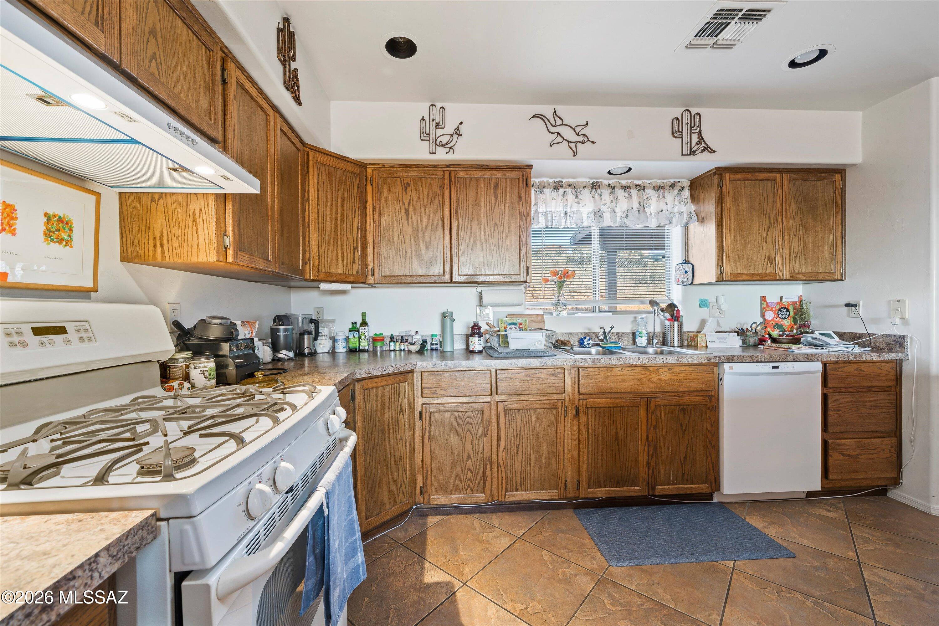 881 N Mountain View Drive