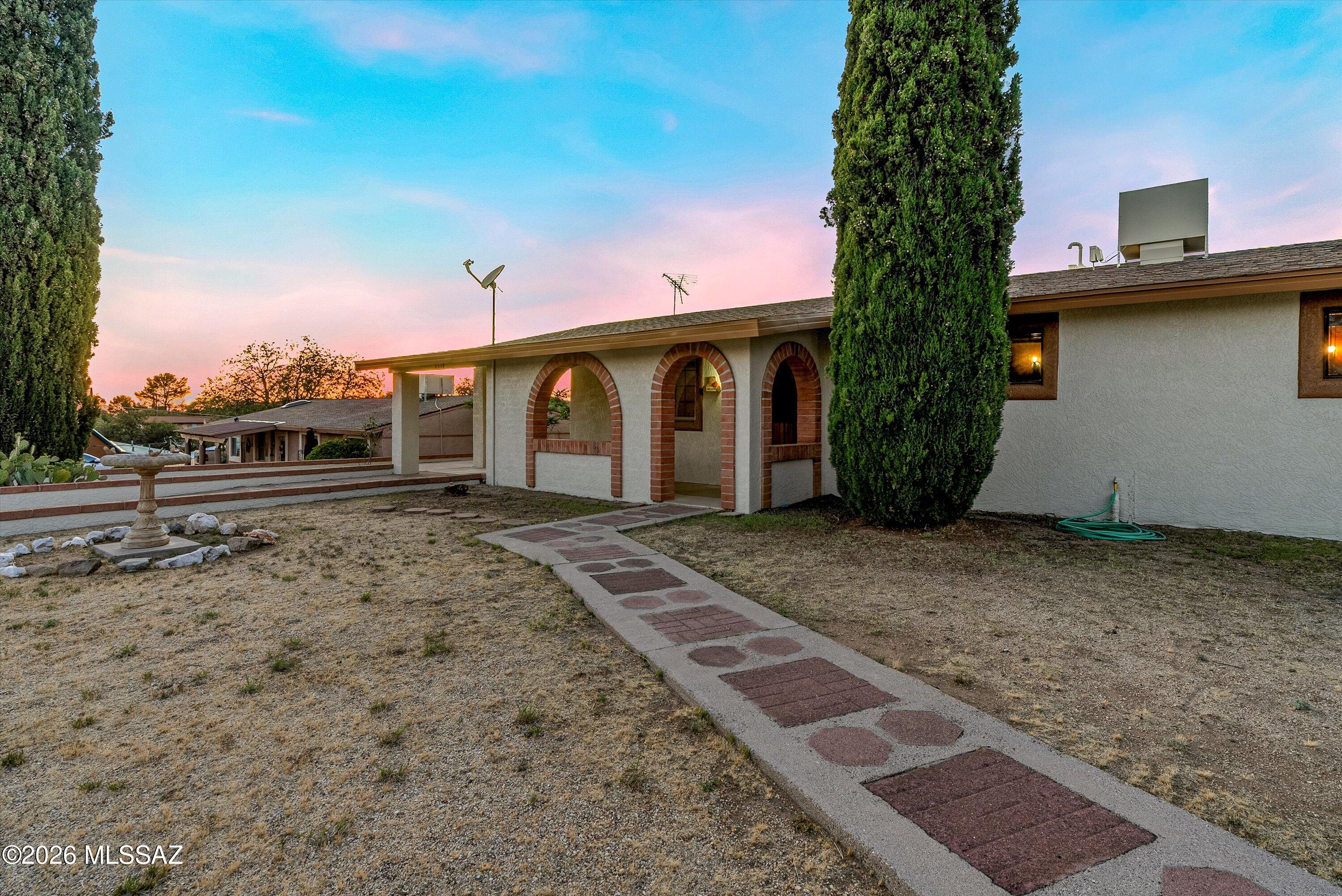 860 W La Osa Street