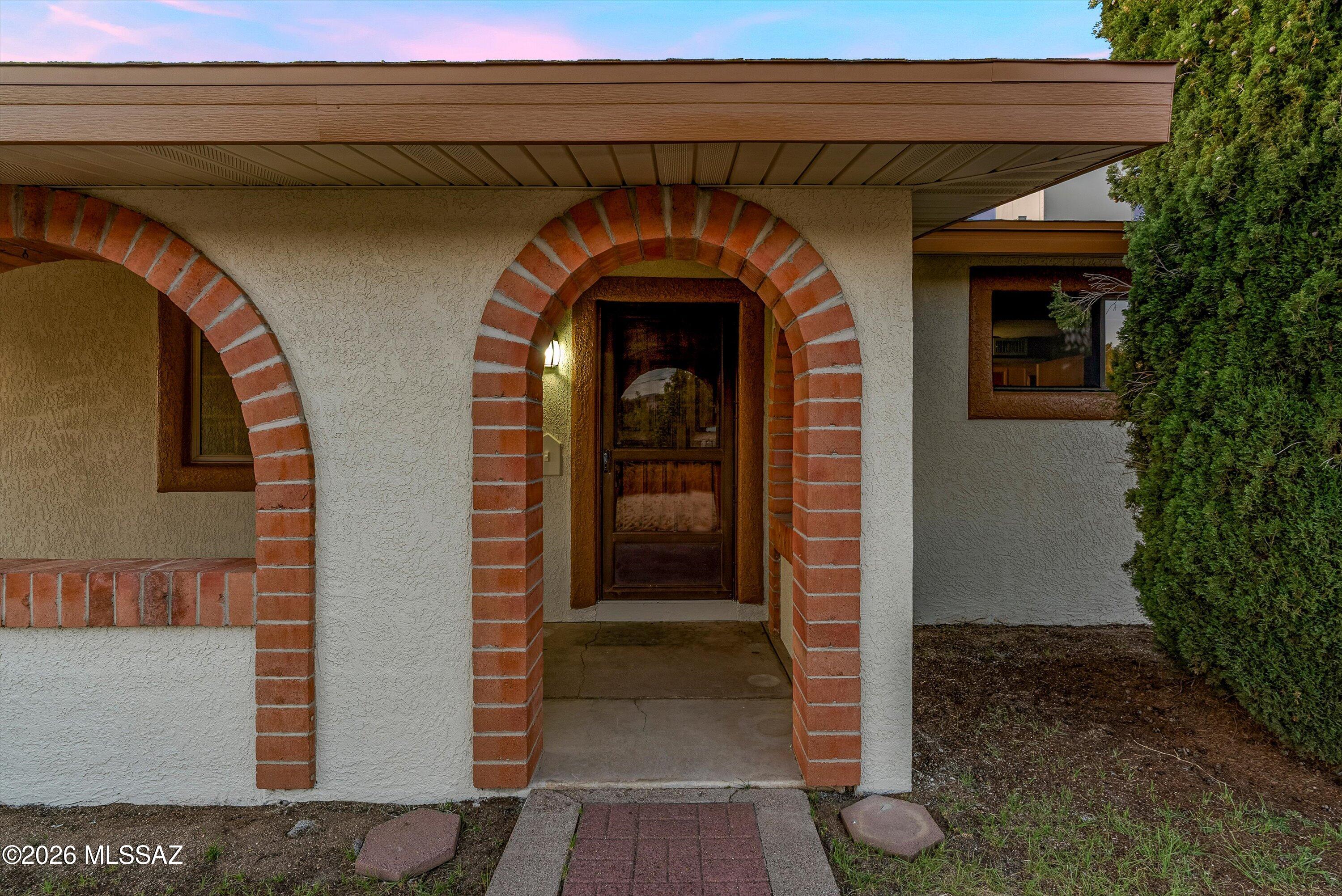 860 W La Osa Street