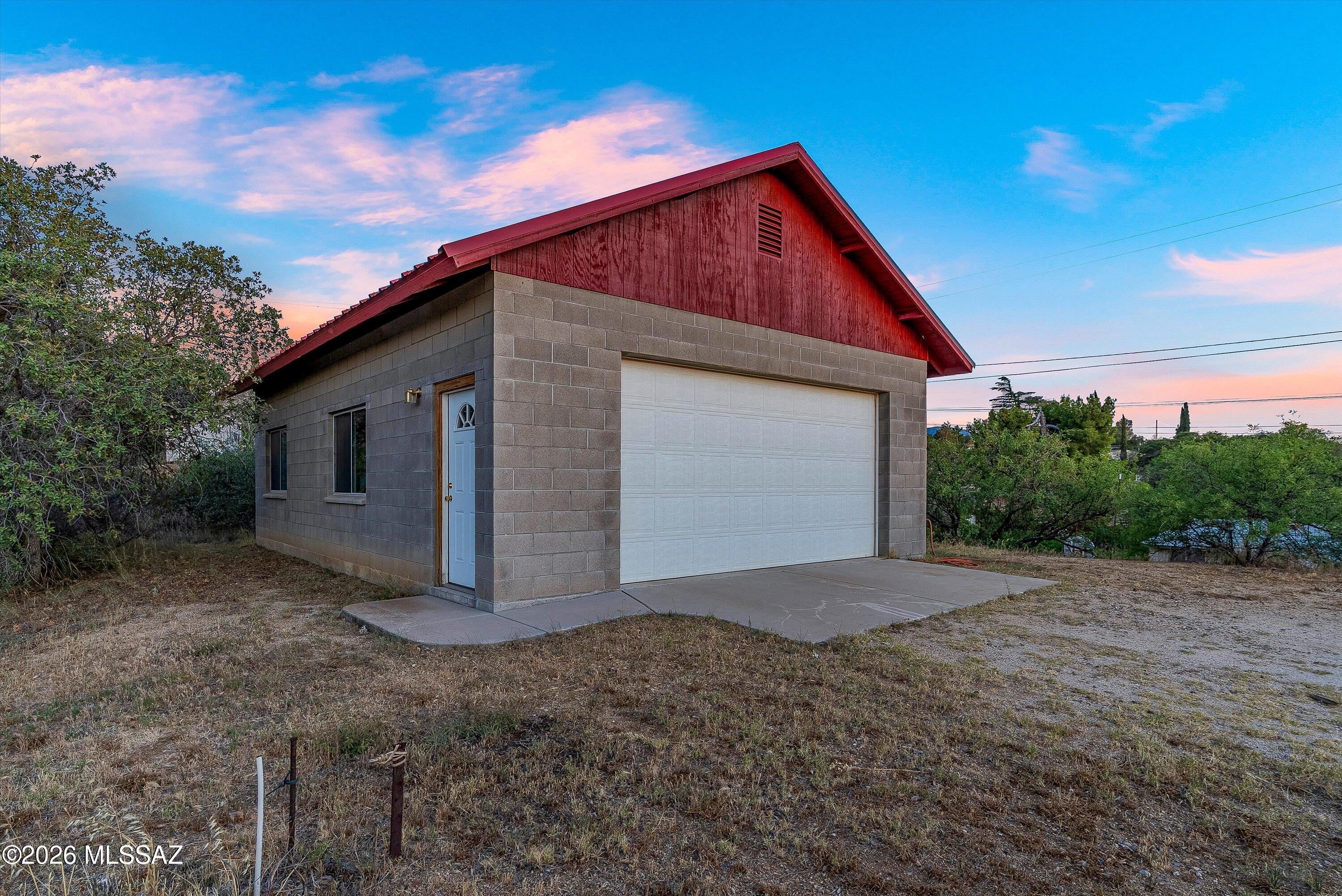 865 W Cutstone Street
