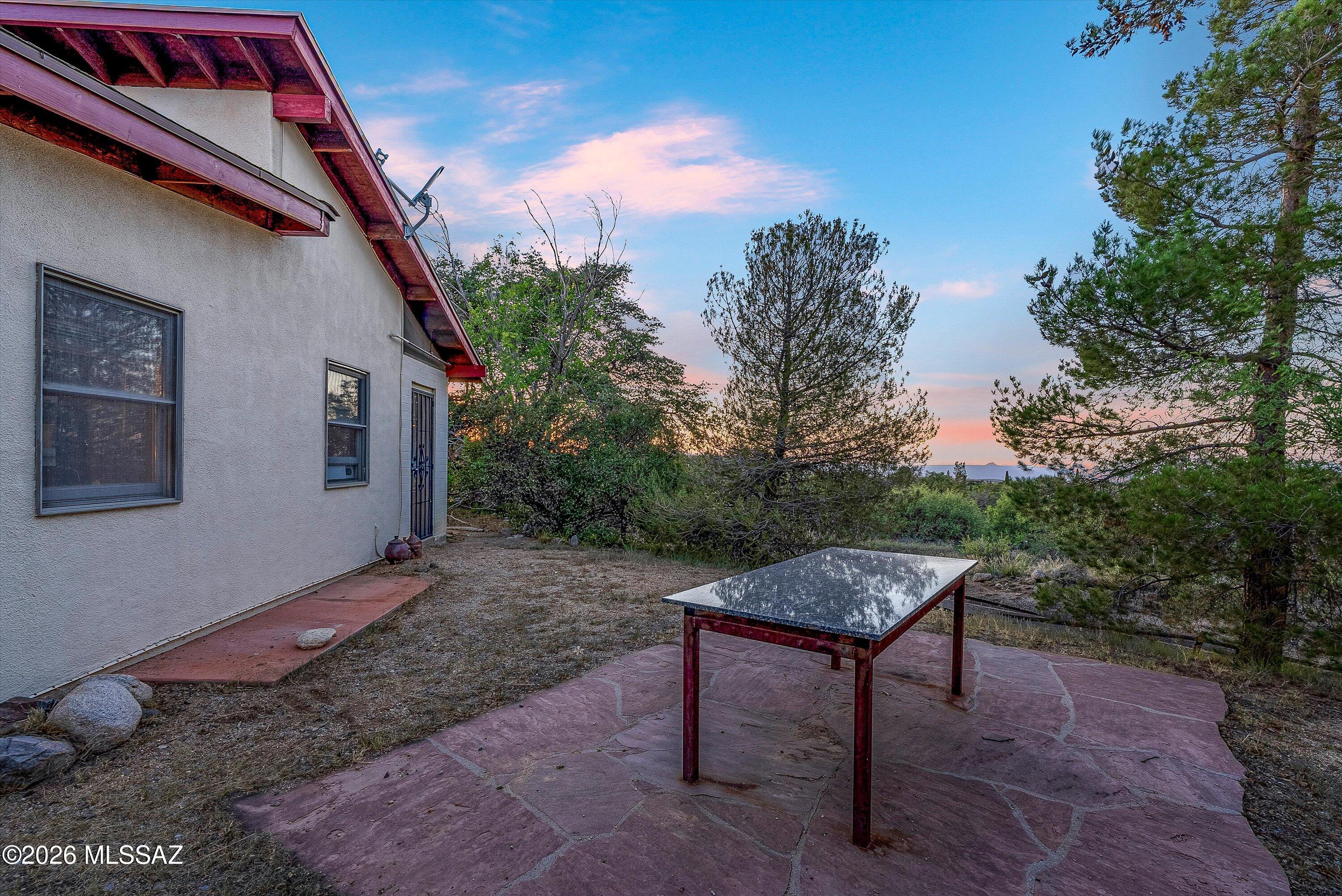 865 W Cutstone Street
