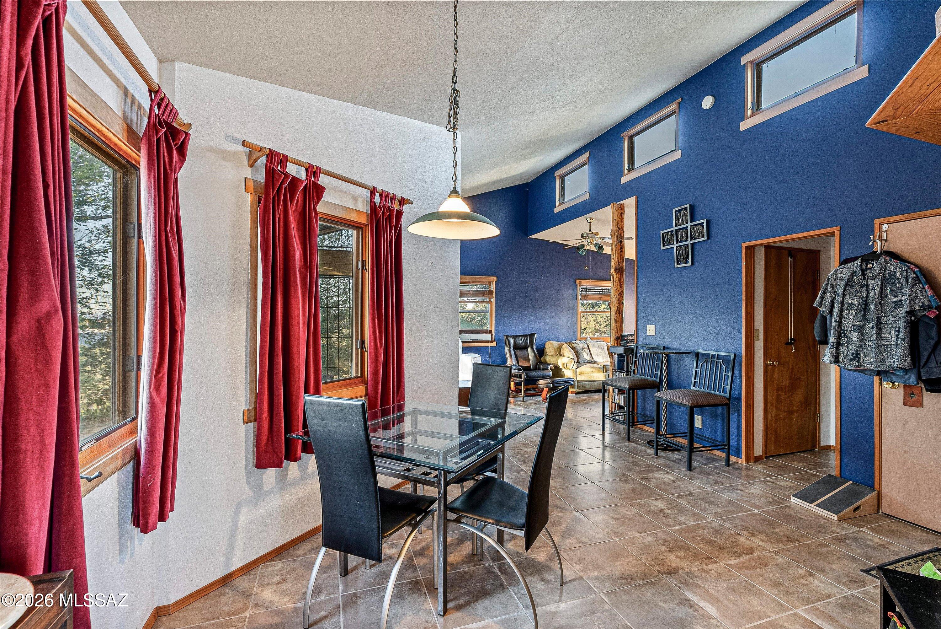 865 W Cutstone Street