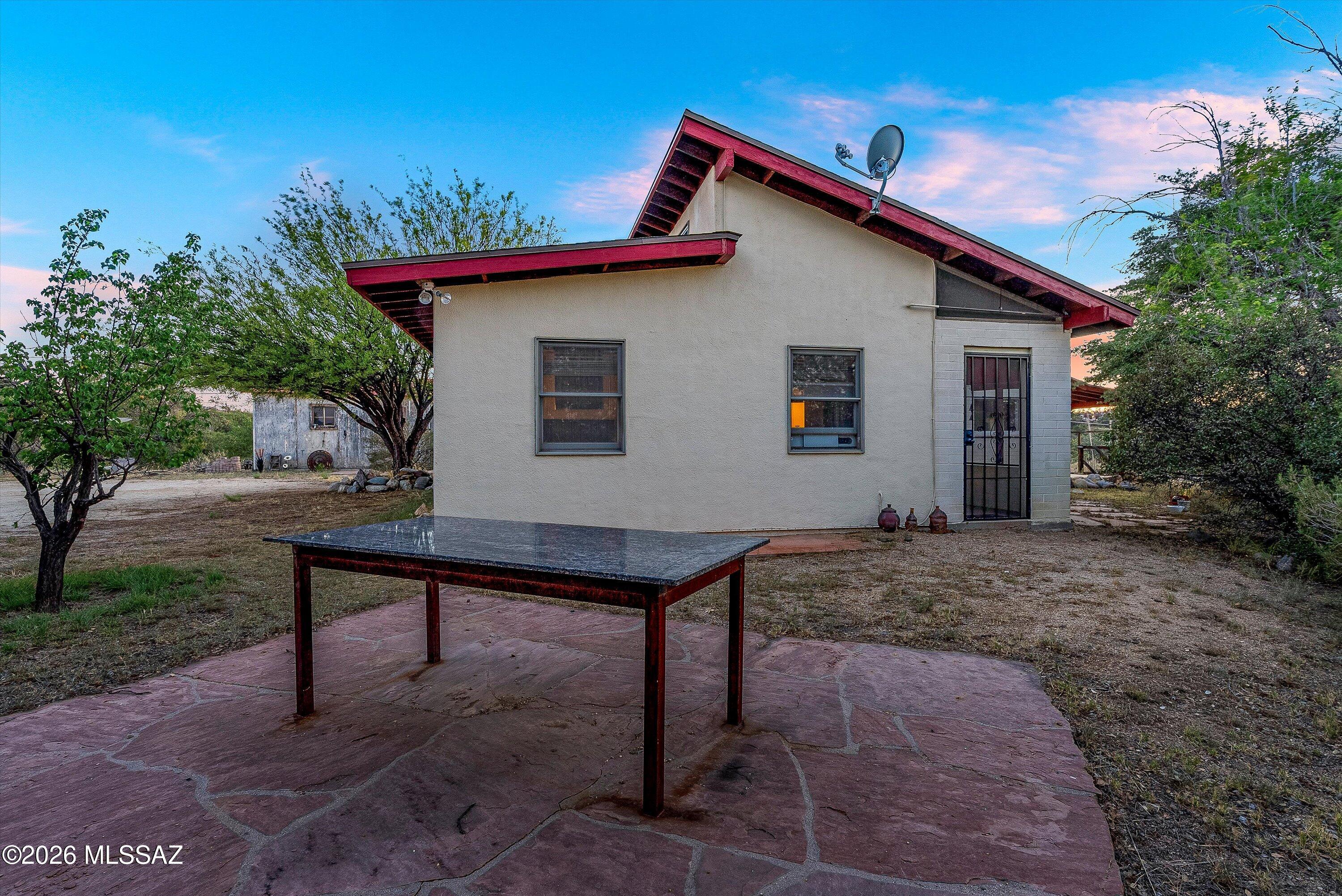 865 W Cutstone Street