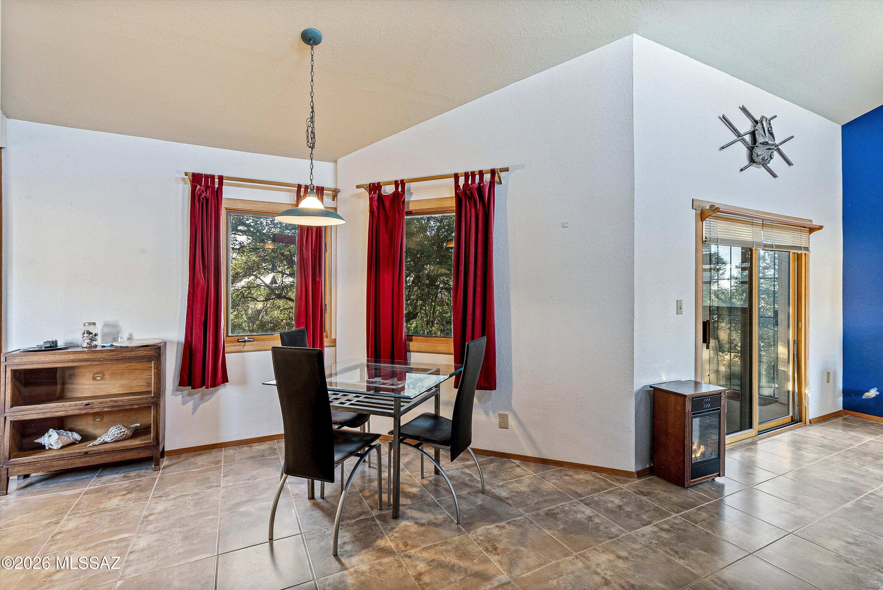865 W Cutstone Street
