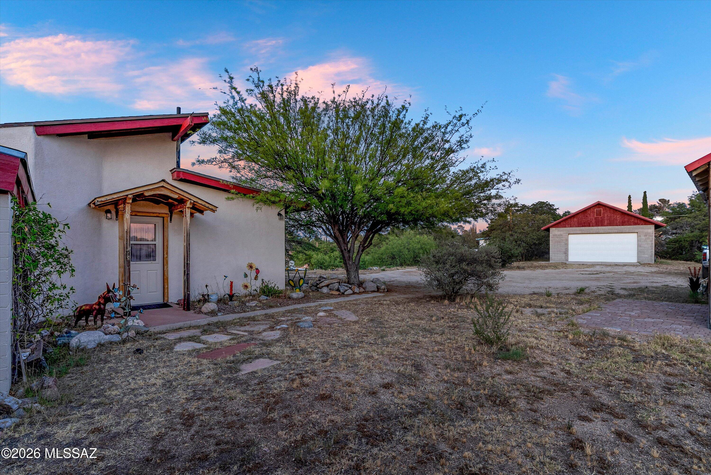 865 W Cutstone Street