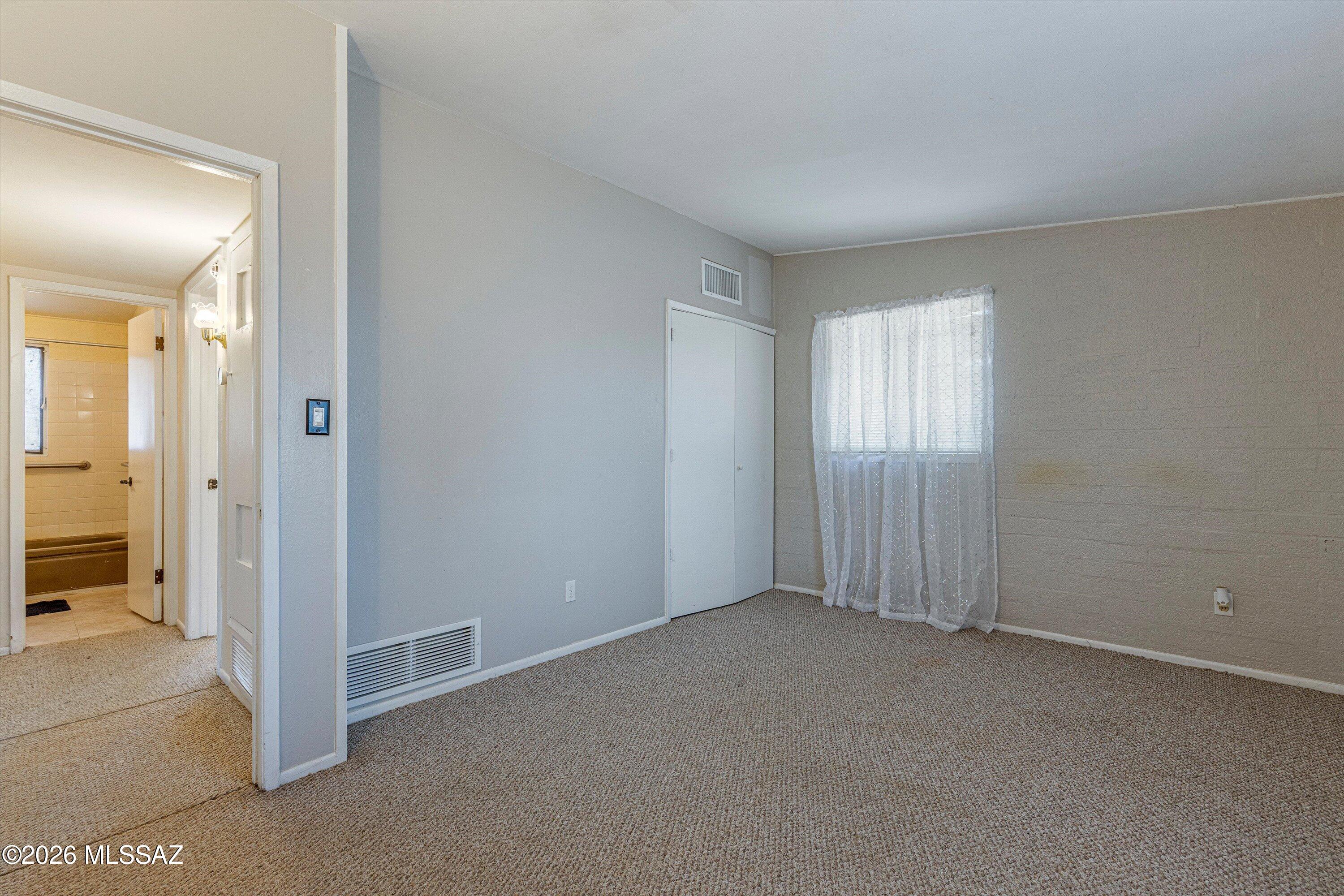324 S Ave A