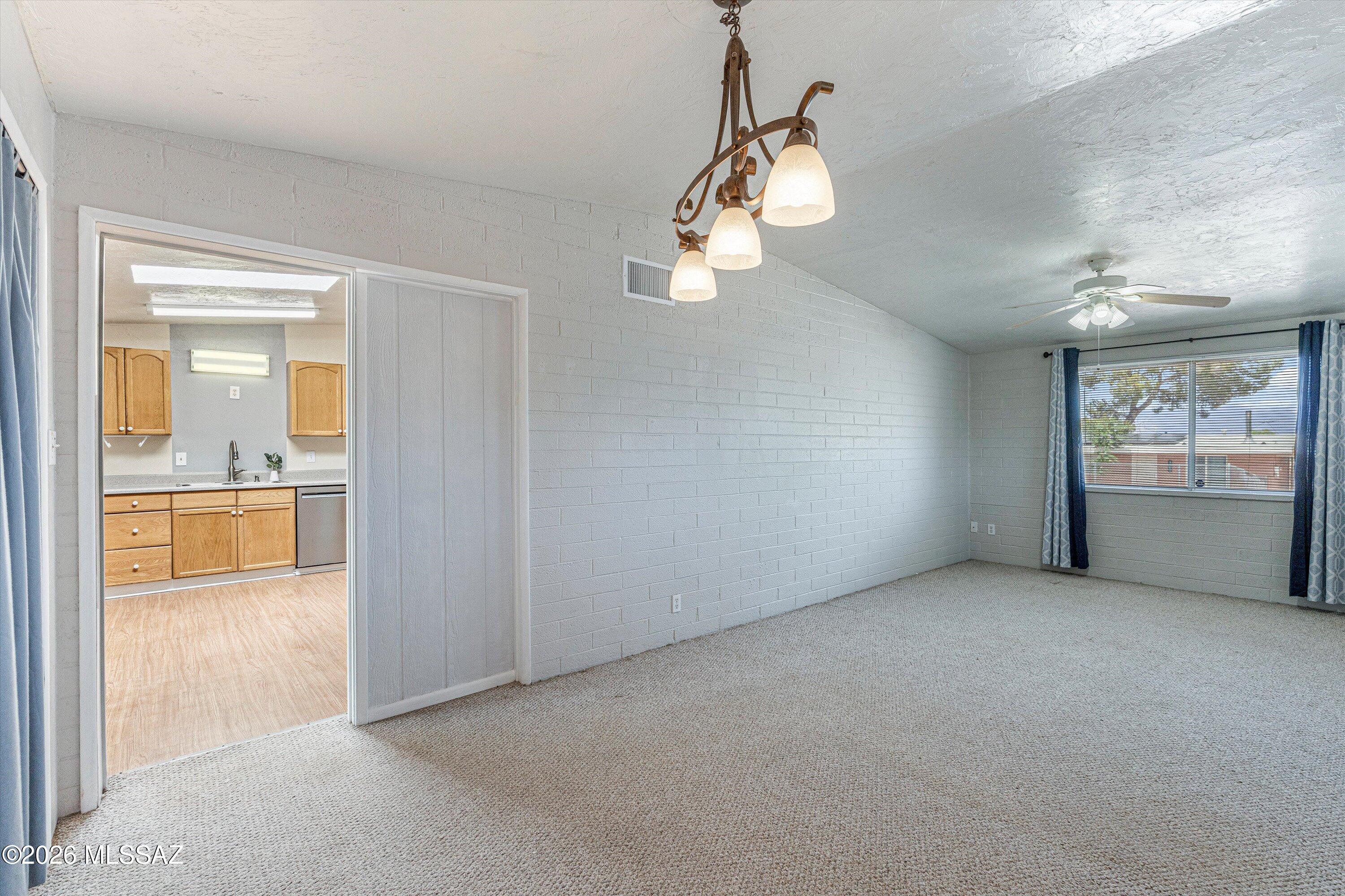 324 S Ave A